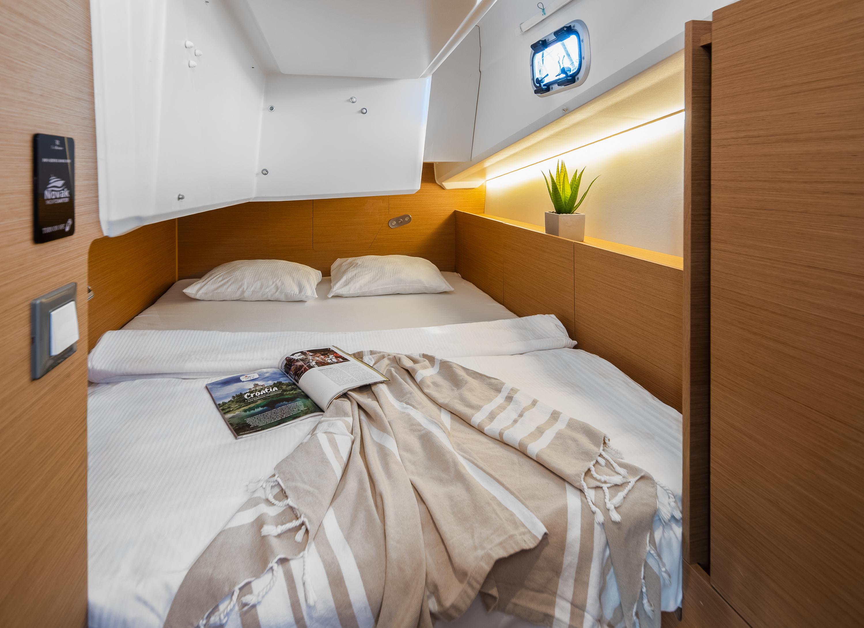 Sun Odyssey 380 - 3 cab., picture 21