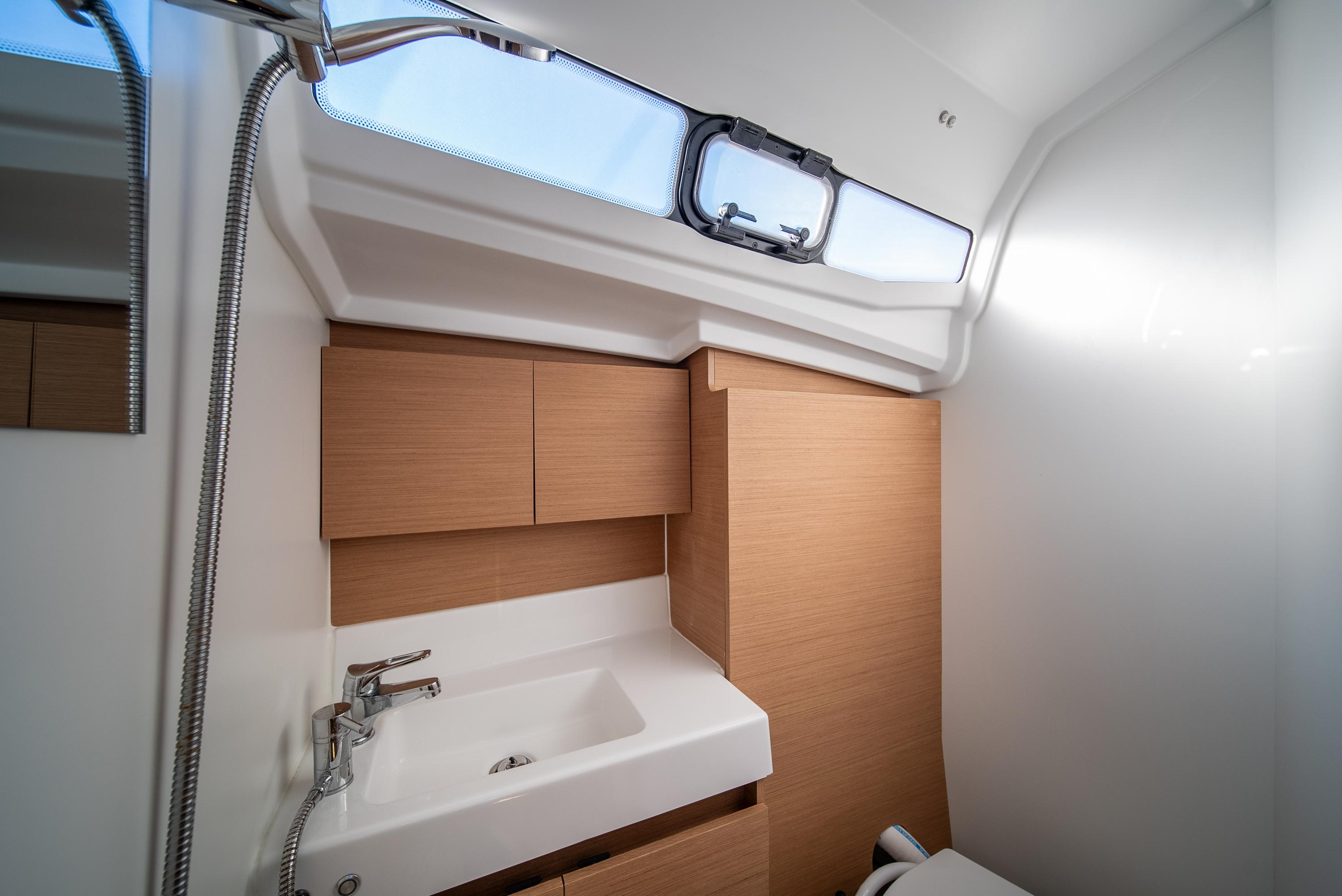 Sun Odyssey 380 - 3 cab., picture 25