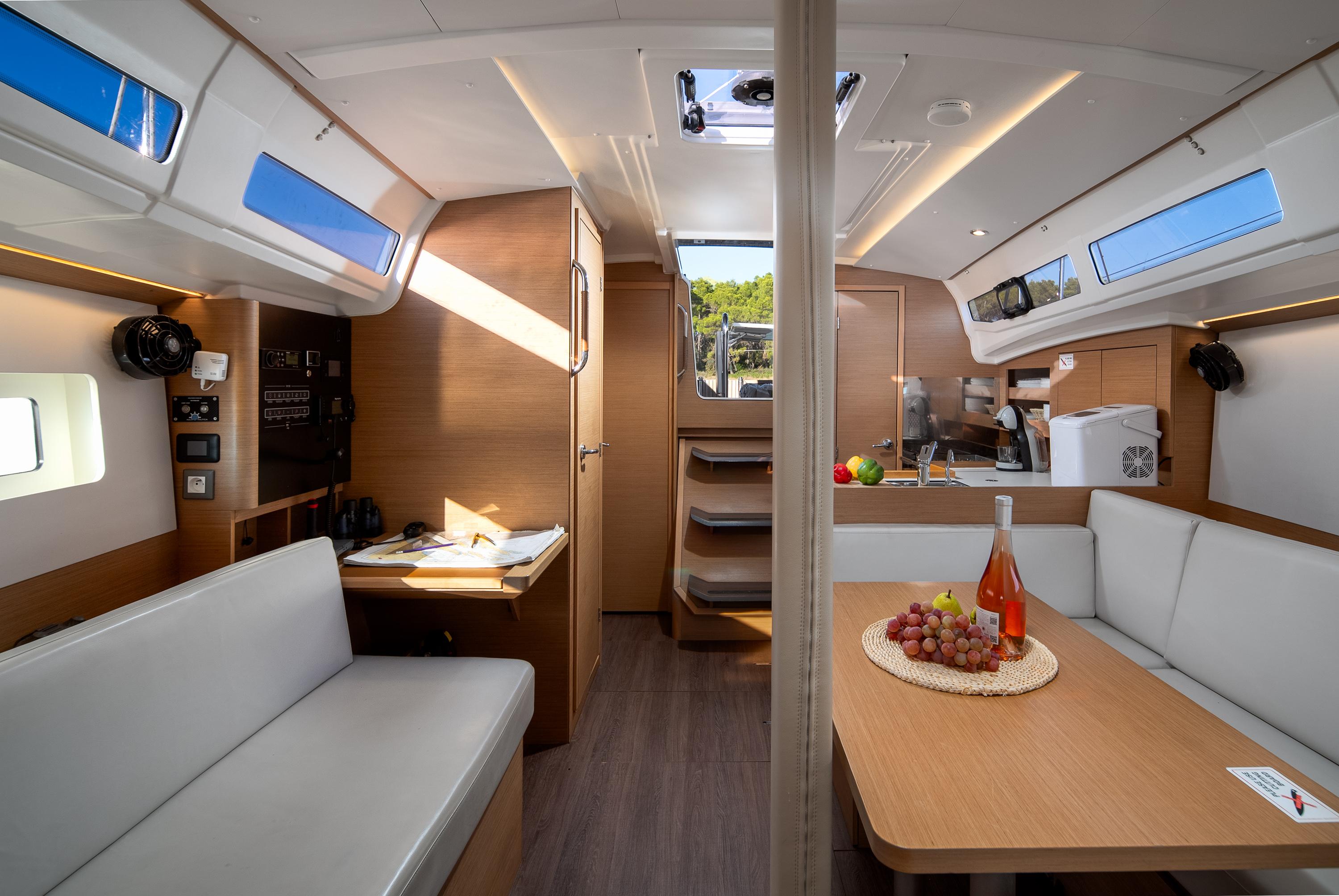 Sun Odyssey 380 - 3 cab., picture 14