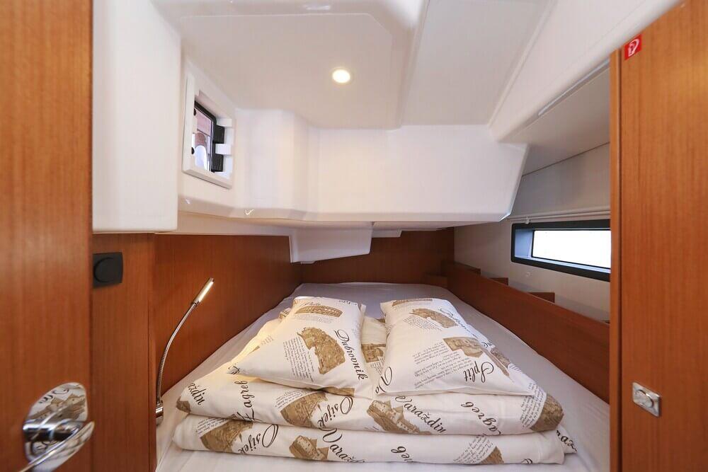 Bavaria C38, picture 15