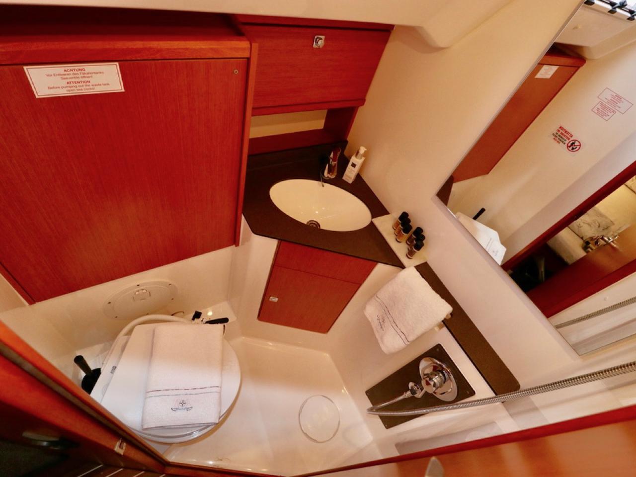 Bavaria C50 Holiday - 5 cab., picture 17