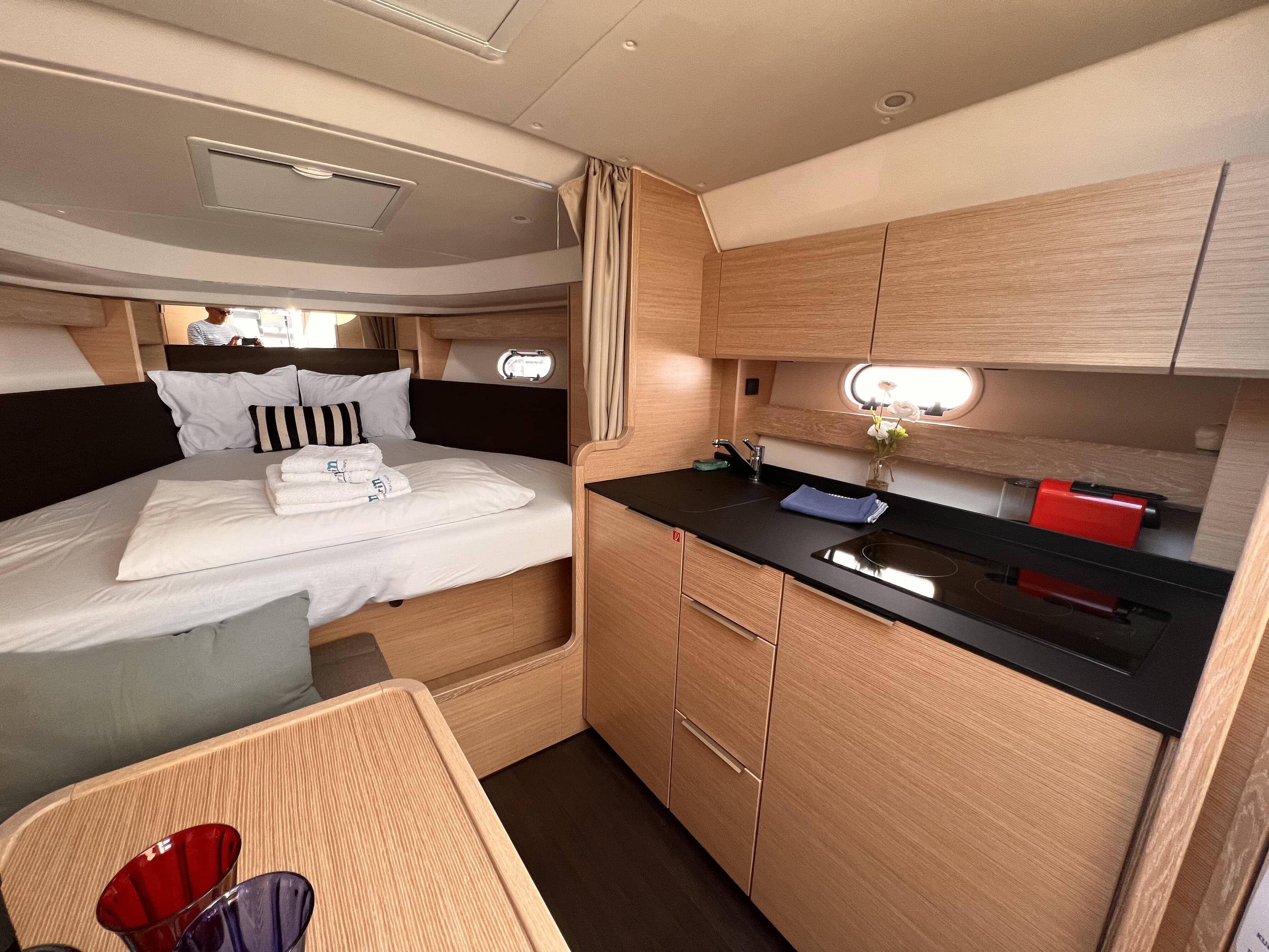 Bavaria 33 Sport HT, picture 10