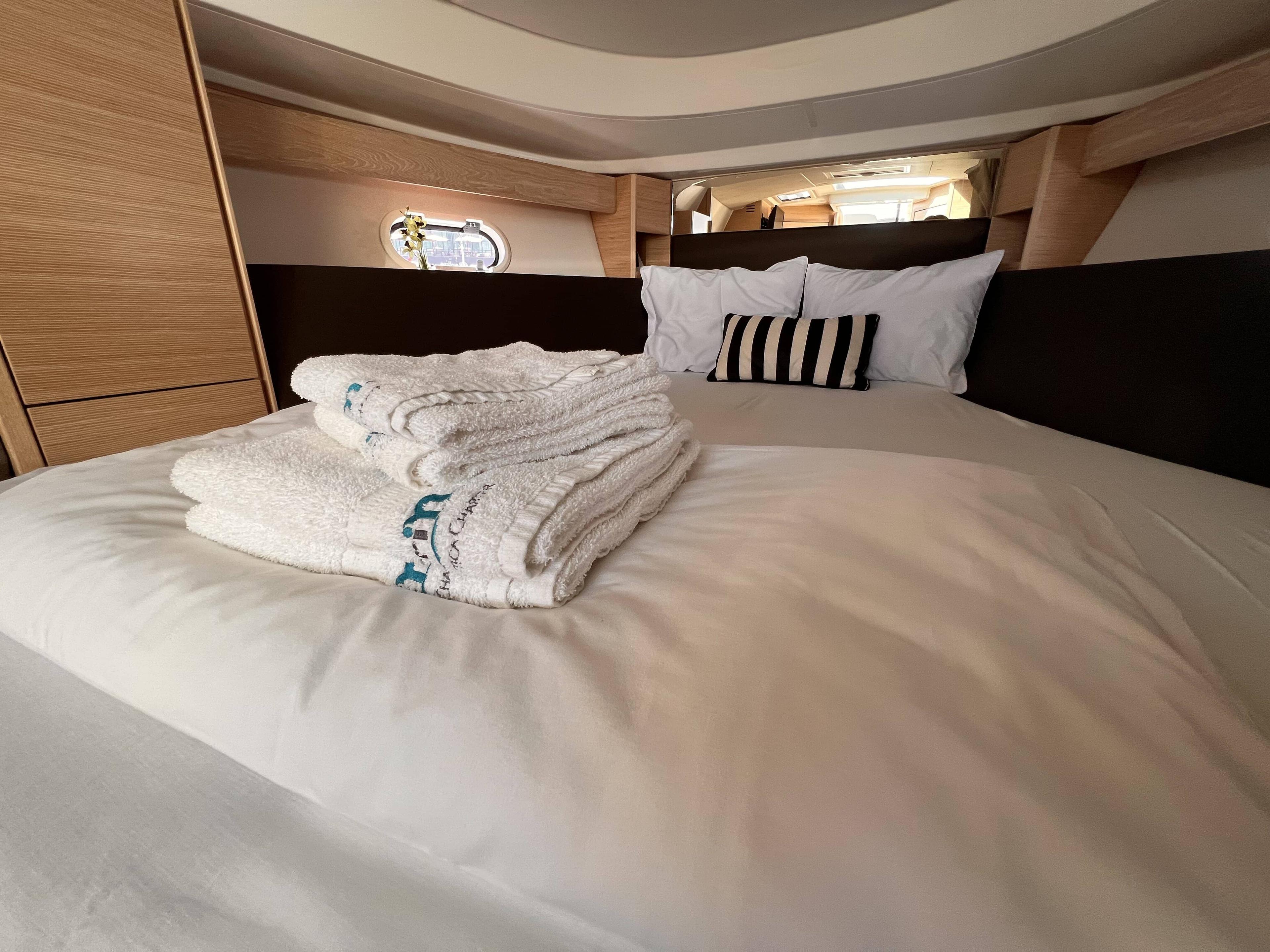 Bavaria 33 Sport HT, picture 11