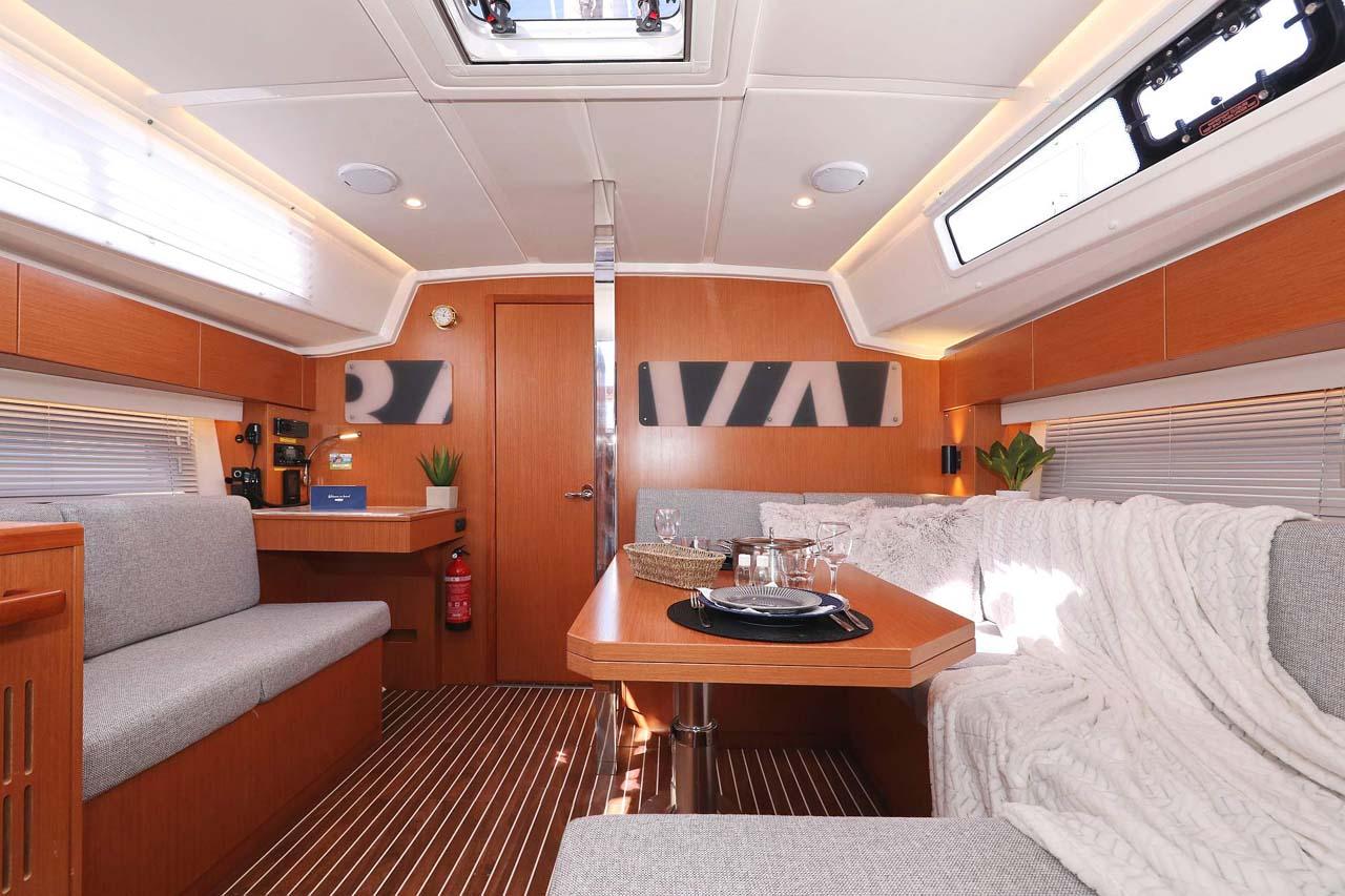 Bavaria C42 Style, picture 13