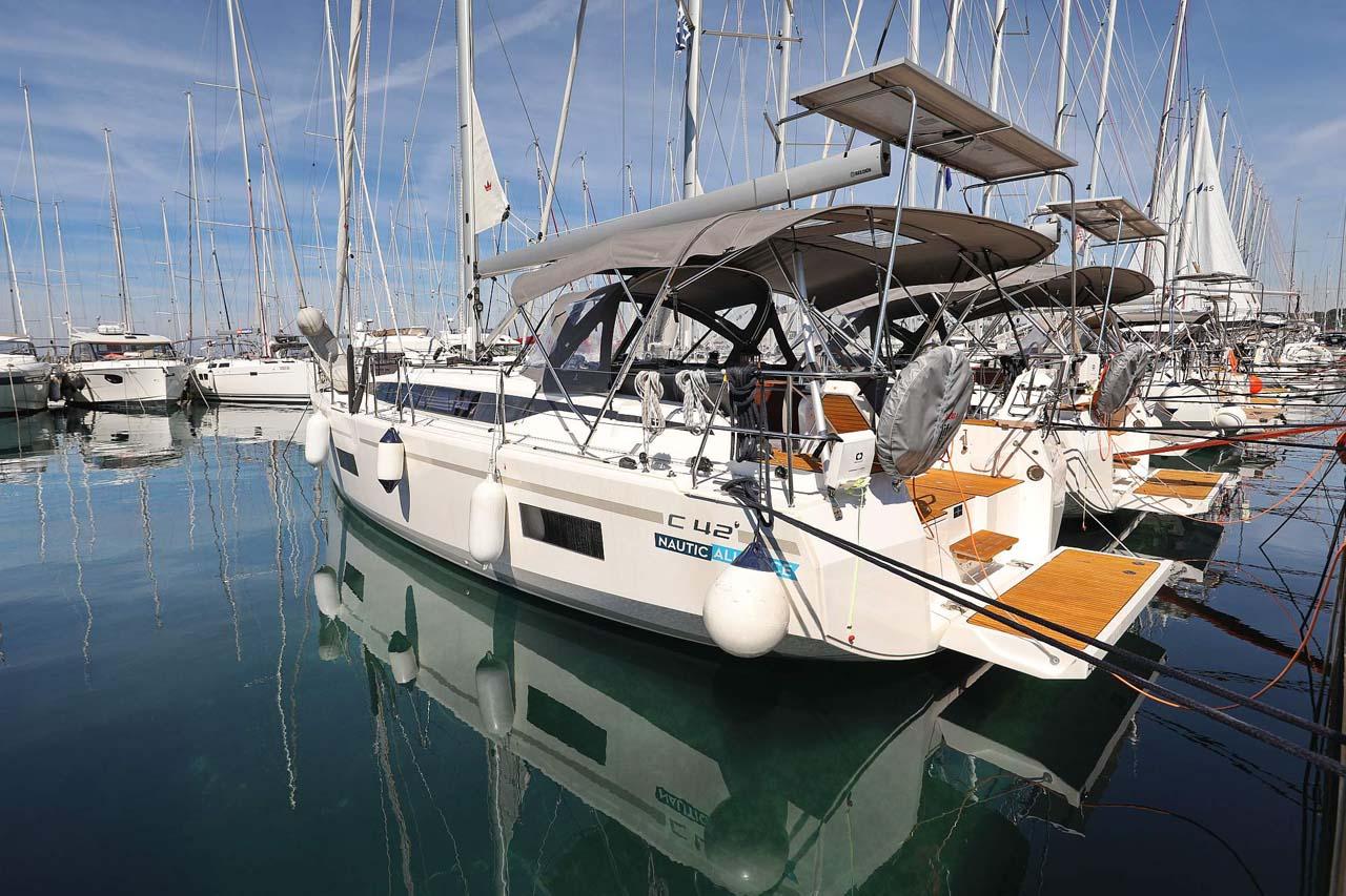 Bavaria C42 Style, picture 3