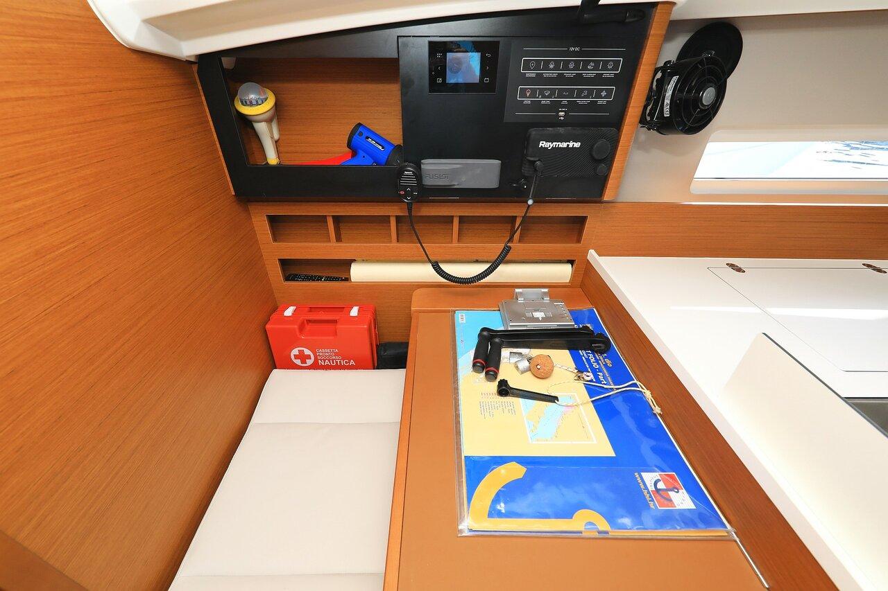 Sun Odyssey 410 - 3 cab., picture 14