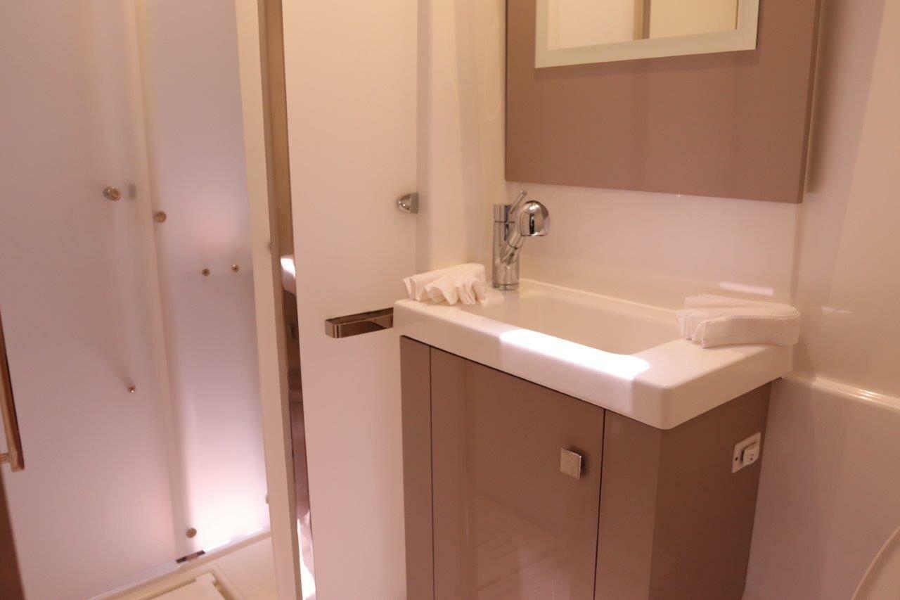 Fountaine Pajot Astrea 42 - 4 + 1 cab., picture 21