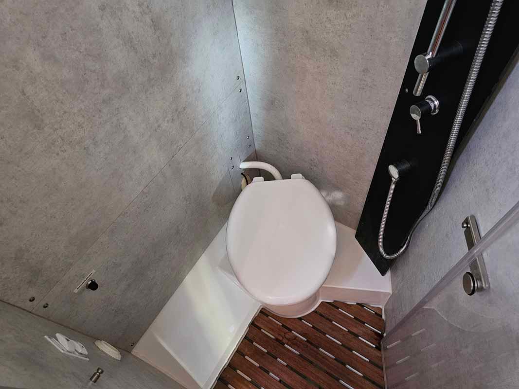 Bavaria C42, picture 14