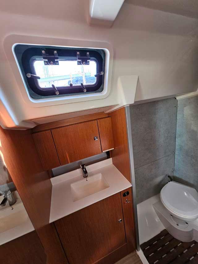 Bavaria C38, picture 15