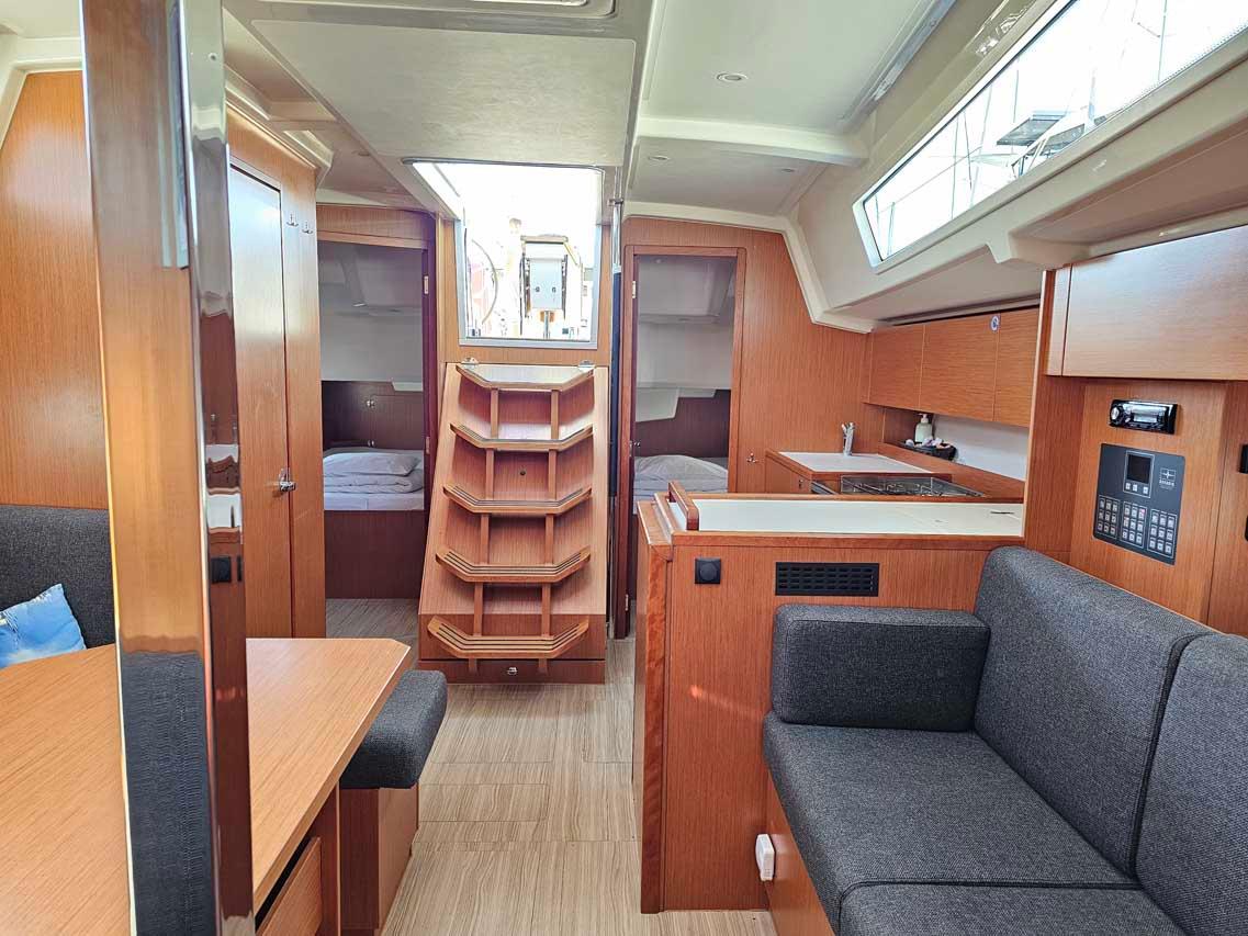 Bavaria C38, picture 9