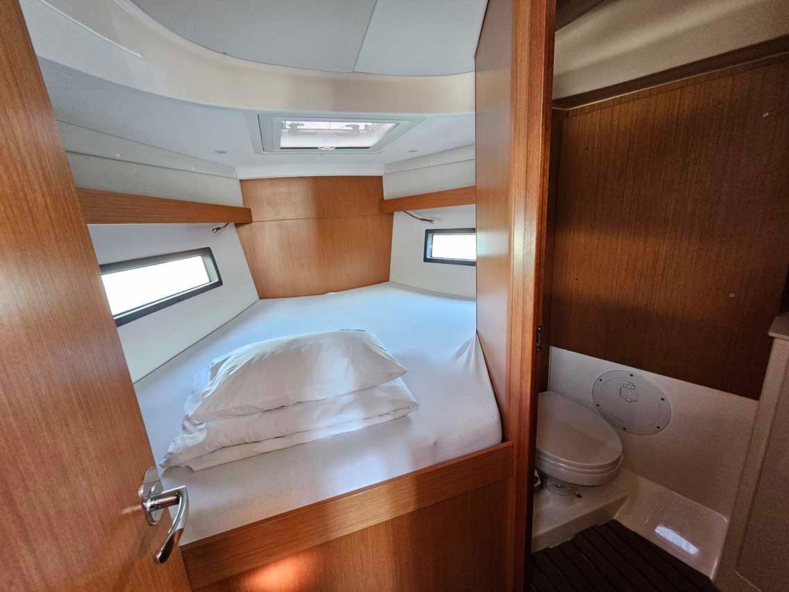 Bavaria C38, picture 14