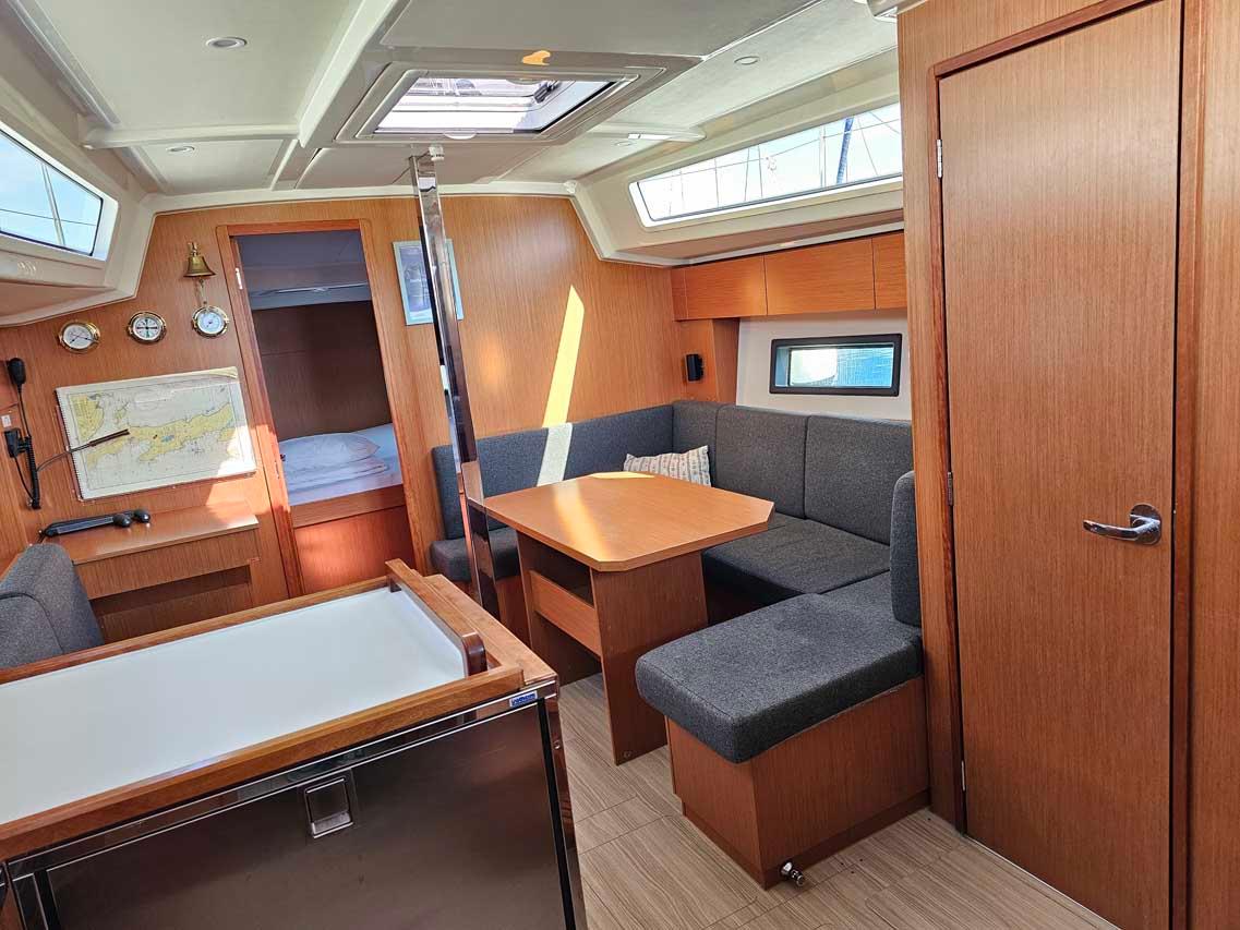 Bavaria C38, picture 7