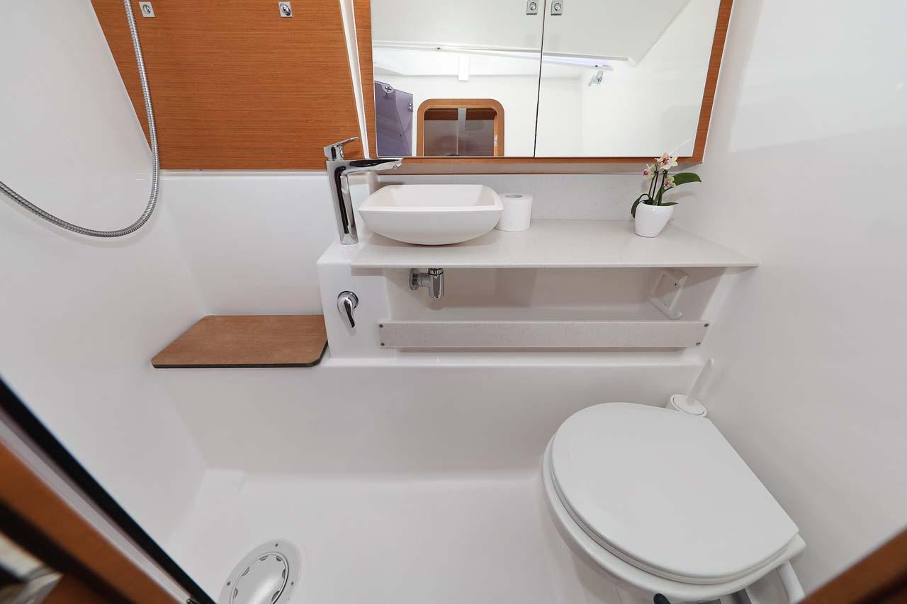 Dufour 430, picture 30