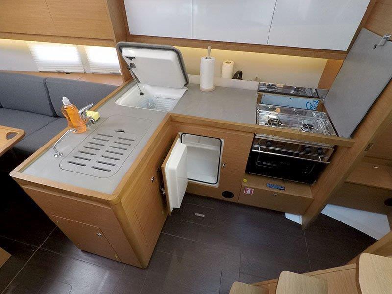 Dufour 390 GL, picture 8