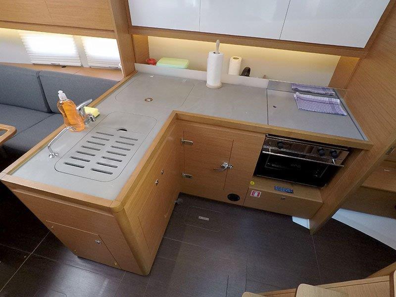 Dufour 390 GL, picture 7