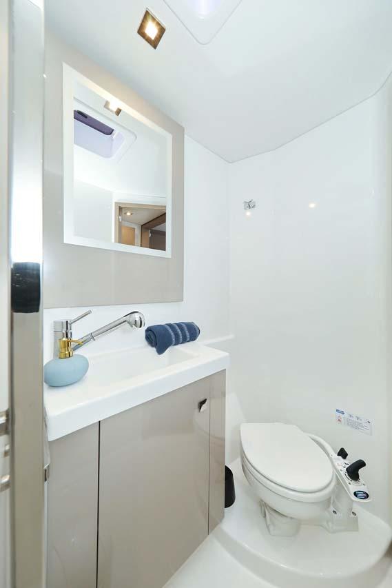 Fountaine Pajot Astrea 42 - 4 + 2 cab., picture 32