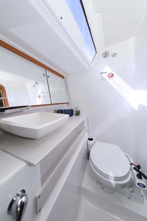 Dufour 430, picture 29