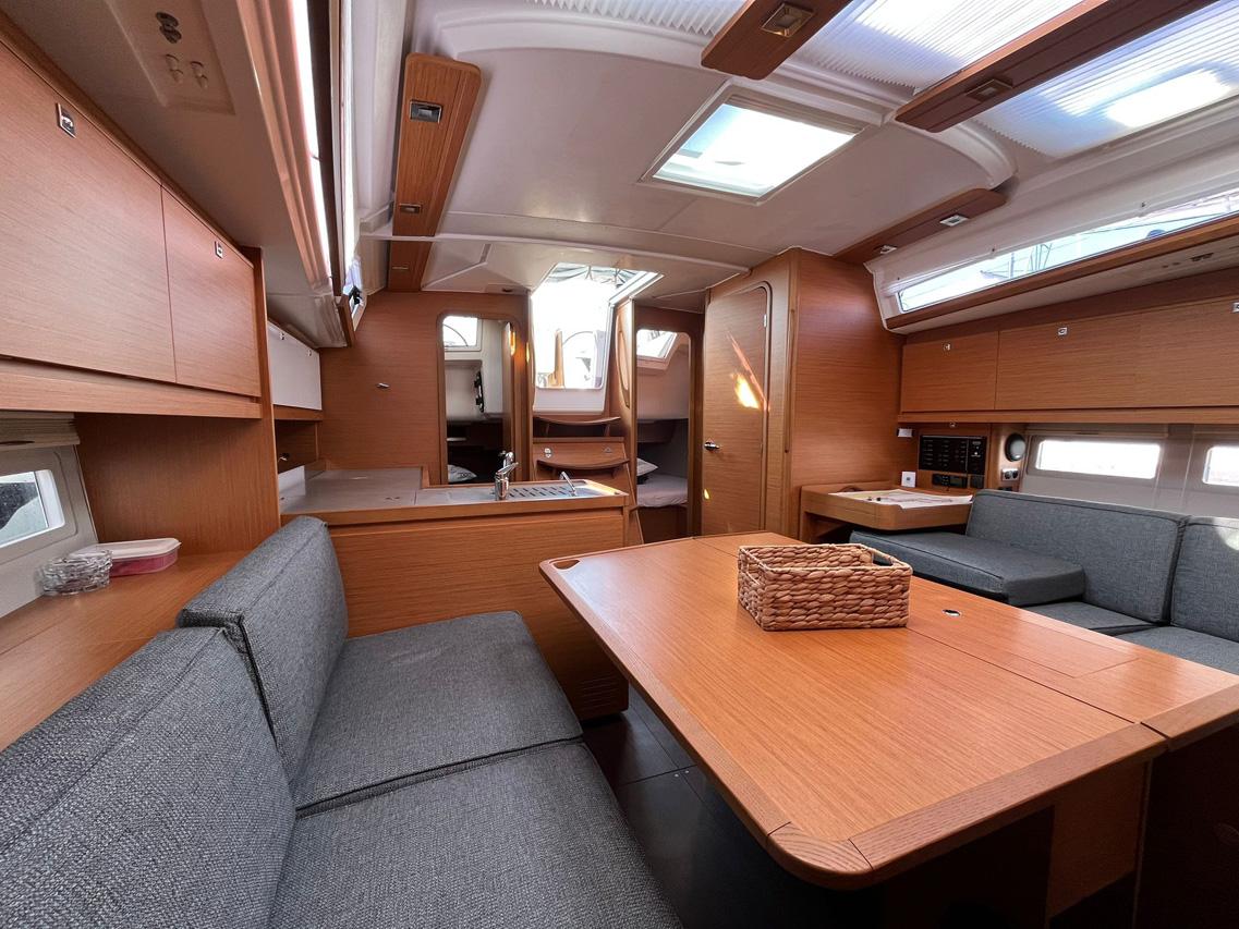 Dufour 390, picture 8