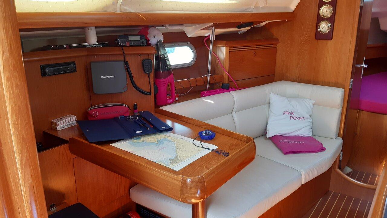 Sun Odyssey 37, picture 5