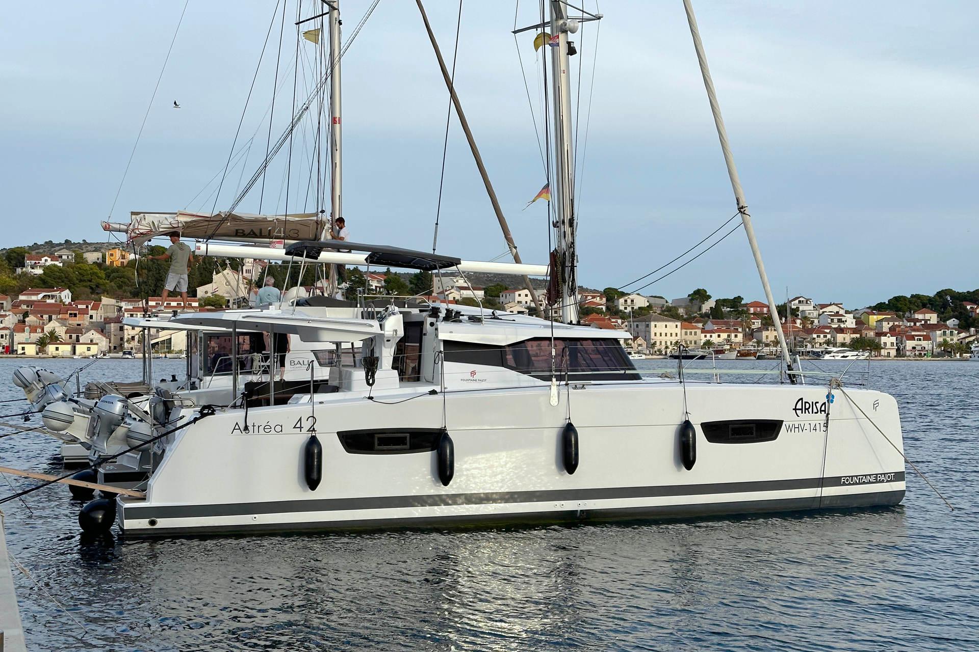 Fountaine Pajot Astrea 42, picture 1