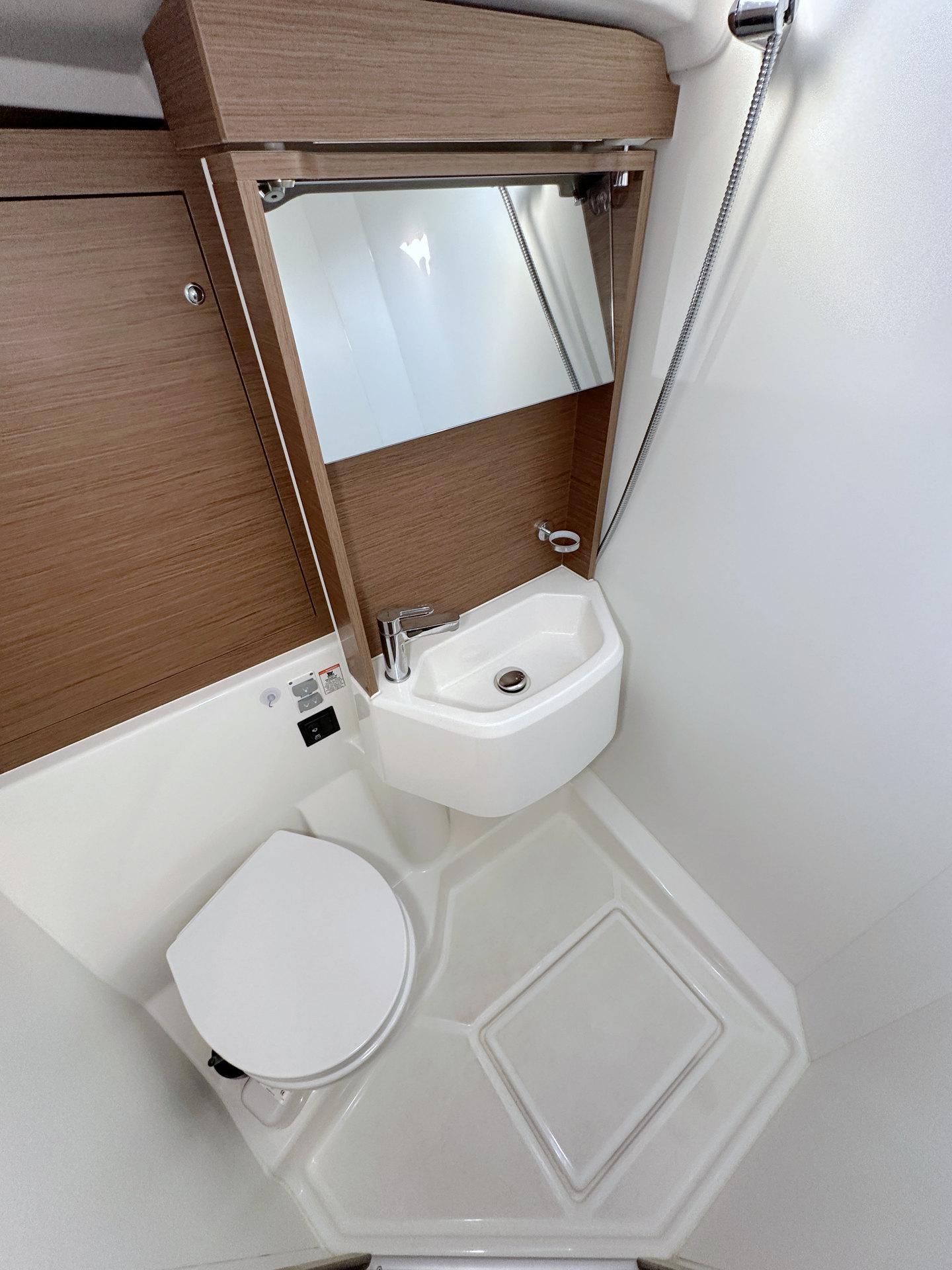 Oceanis 51.1, picture 21