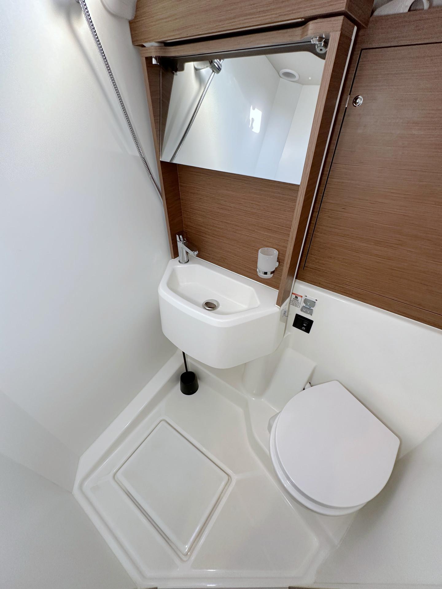 Oceanis 51.1, picture 20