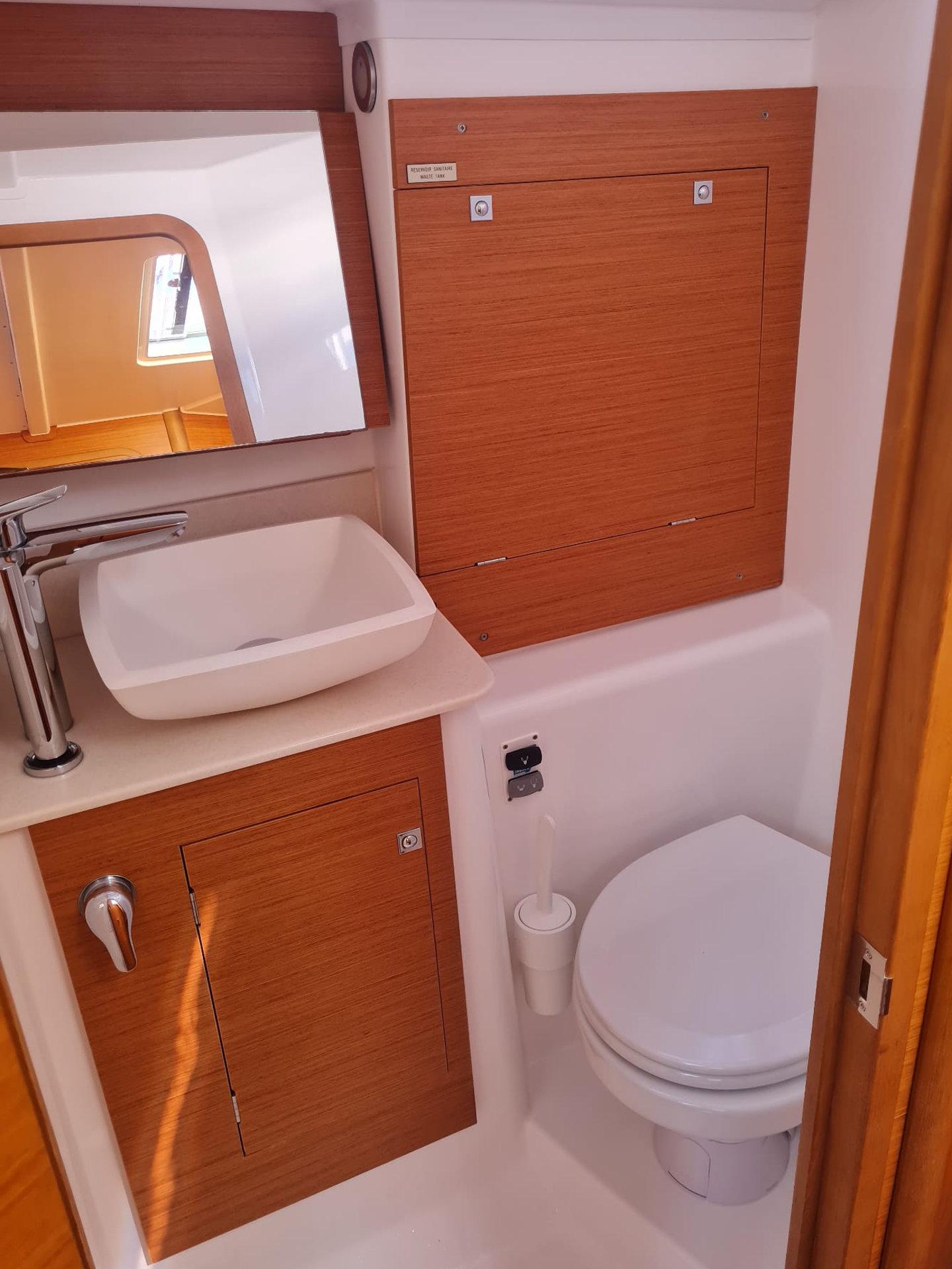 Dufour 390, picture 16