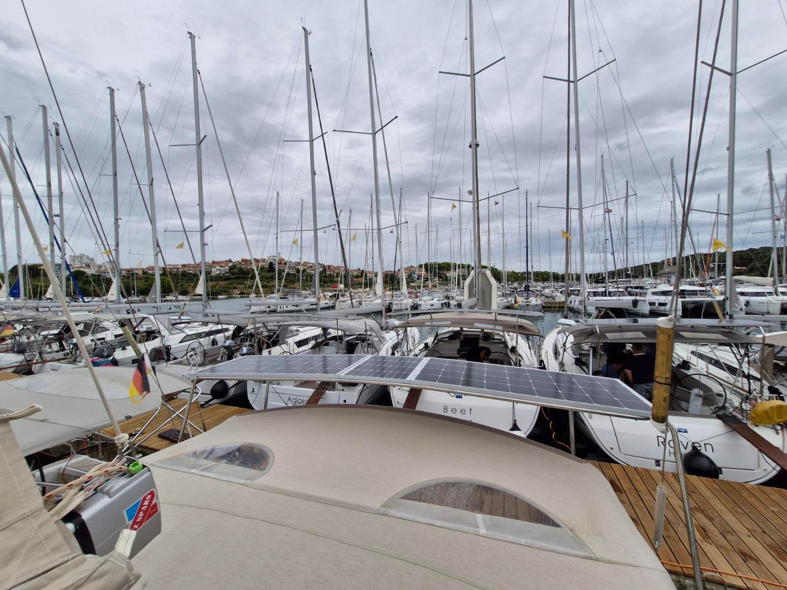 Dufour 390, picture 7