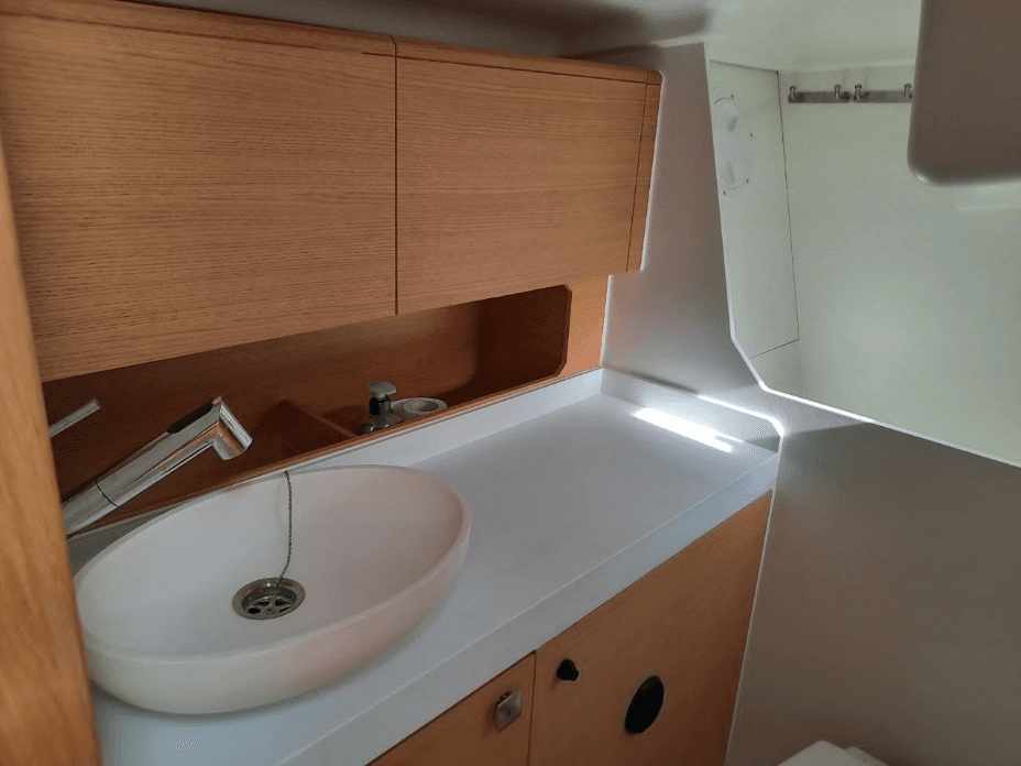 Elan E4 - 2 cab., picture 21