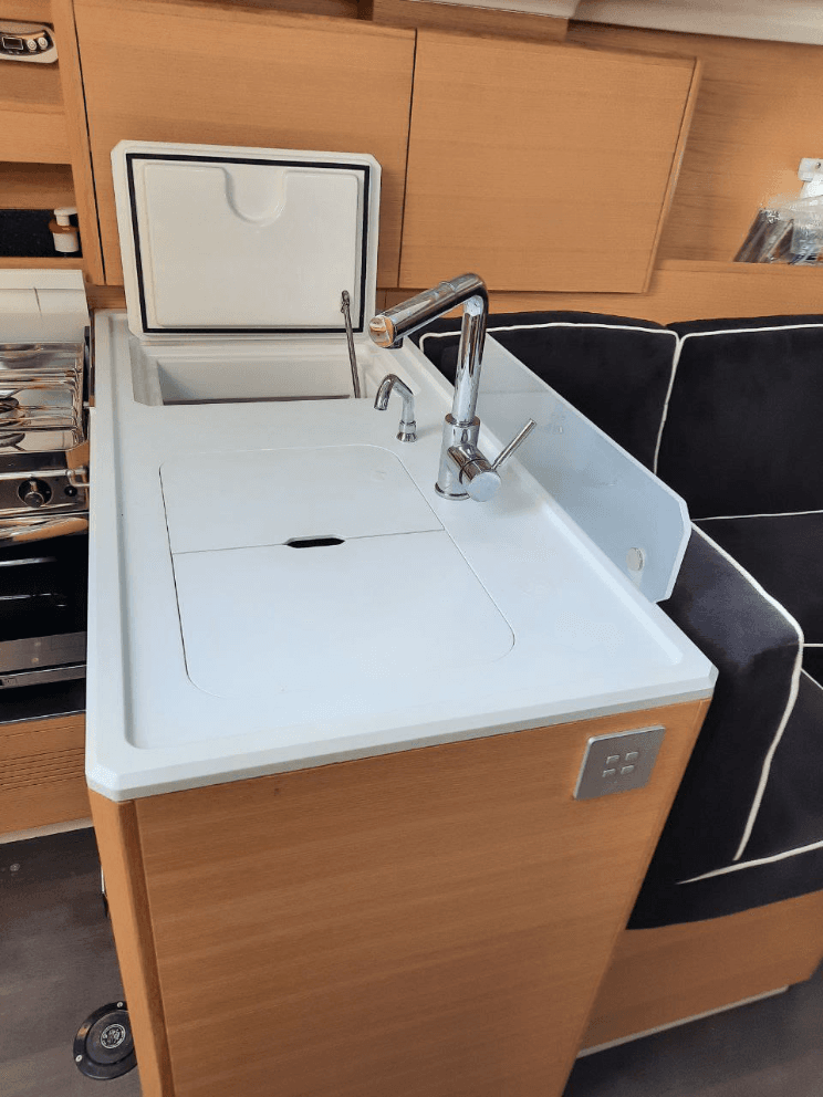 Elan E4 - 2 cab., picture 11