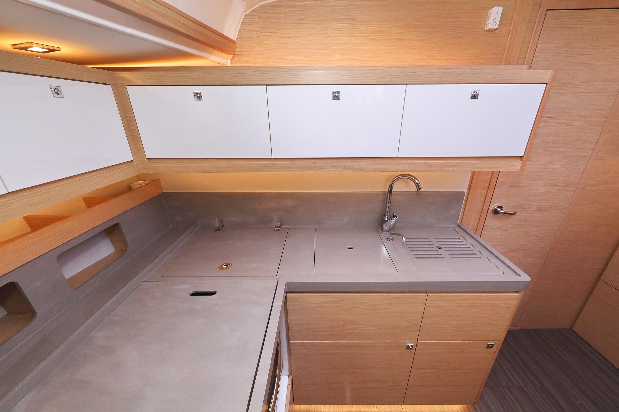 Dufour 470 - 3 cab., picture 19