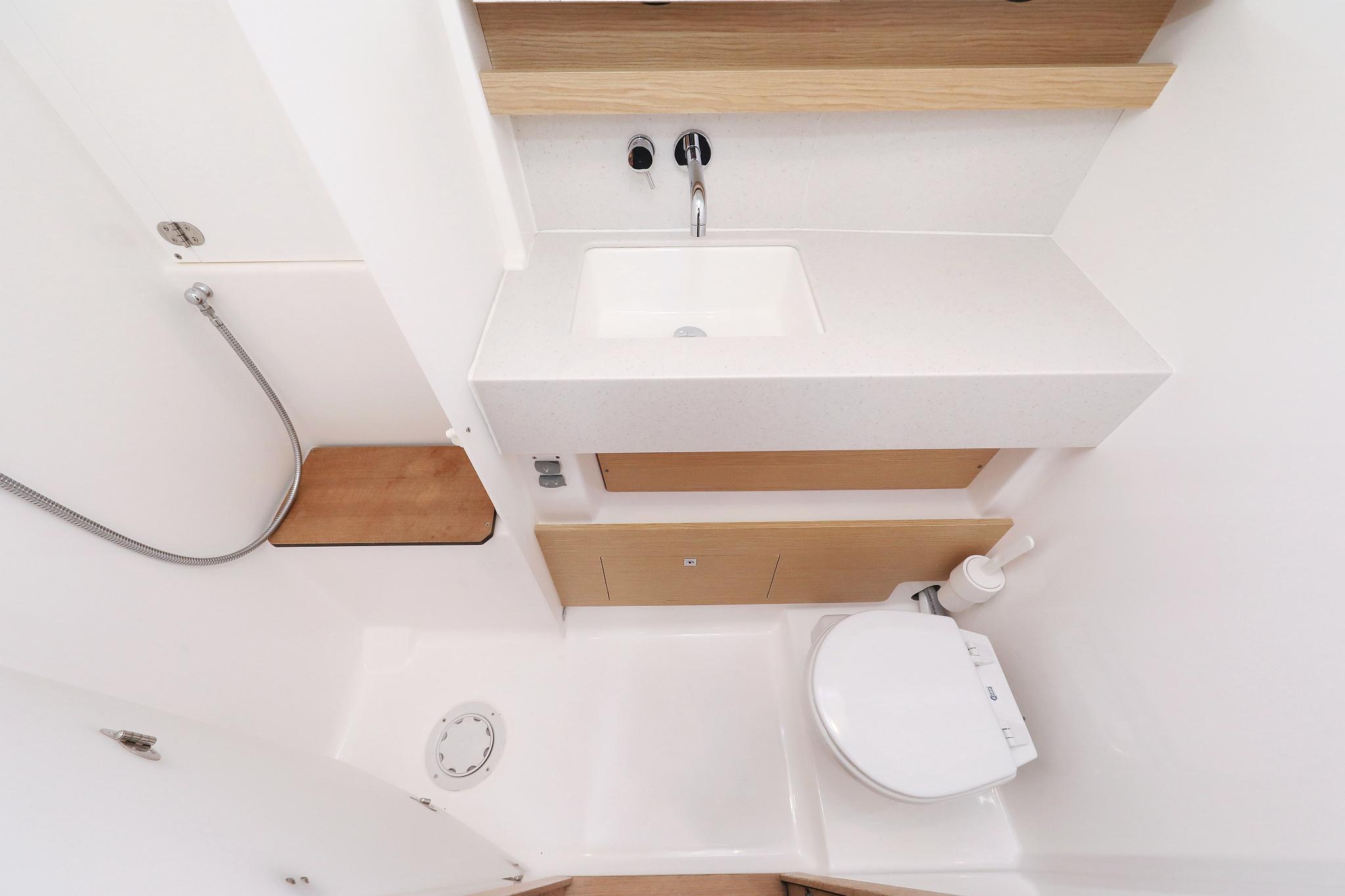 Dufour 470 - 3 cab., picture 35