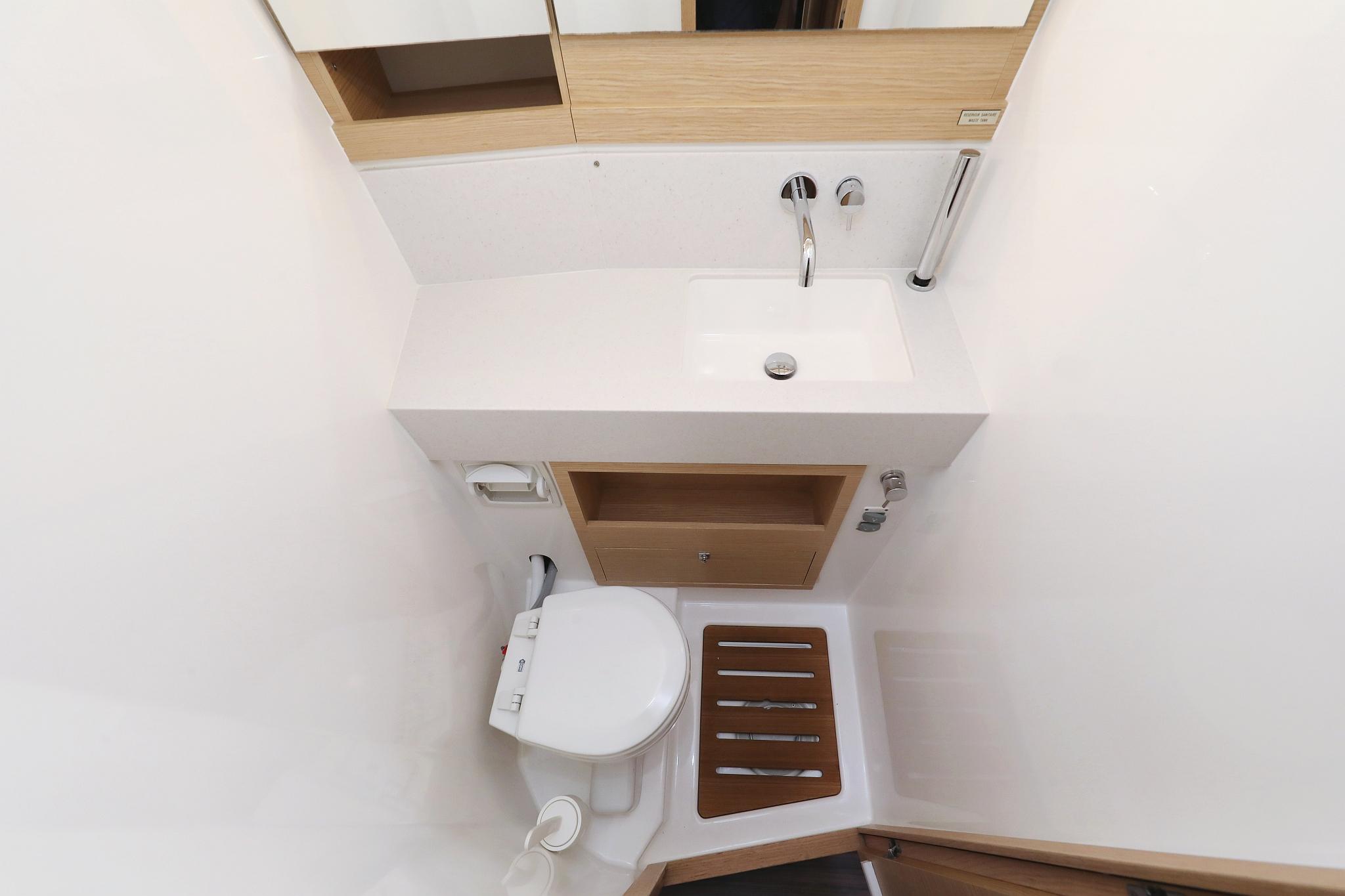 Dufour 470 - 3 cab., picture 37