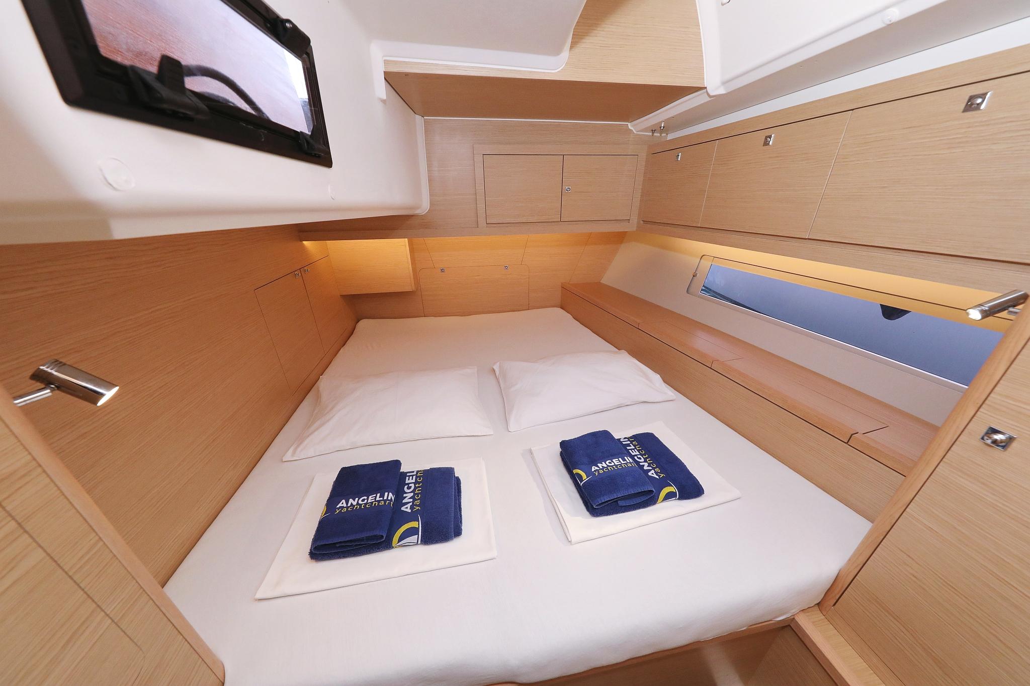 Dufour 470 - 3 cab., picture 31