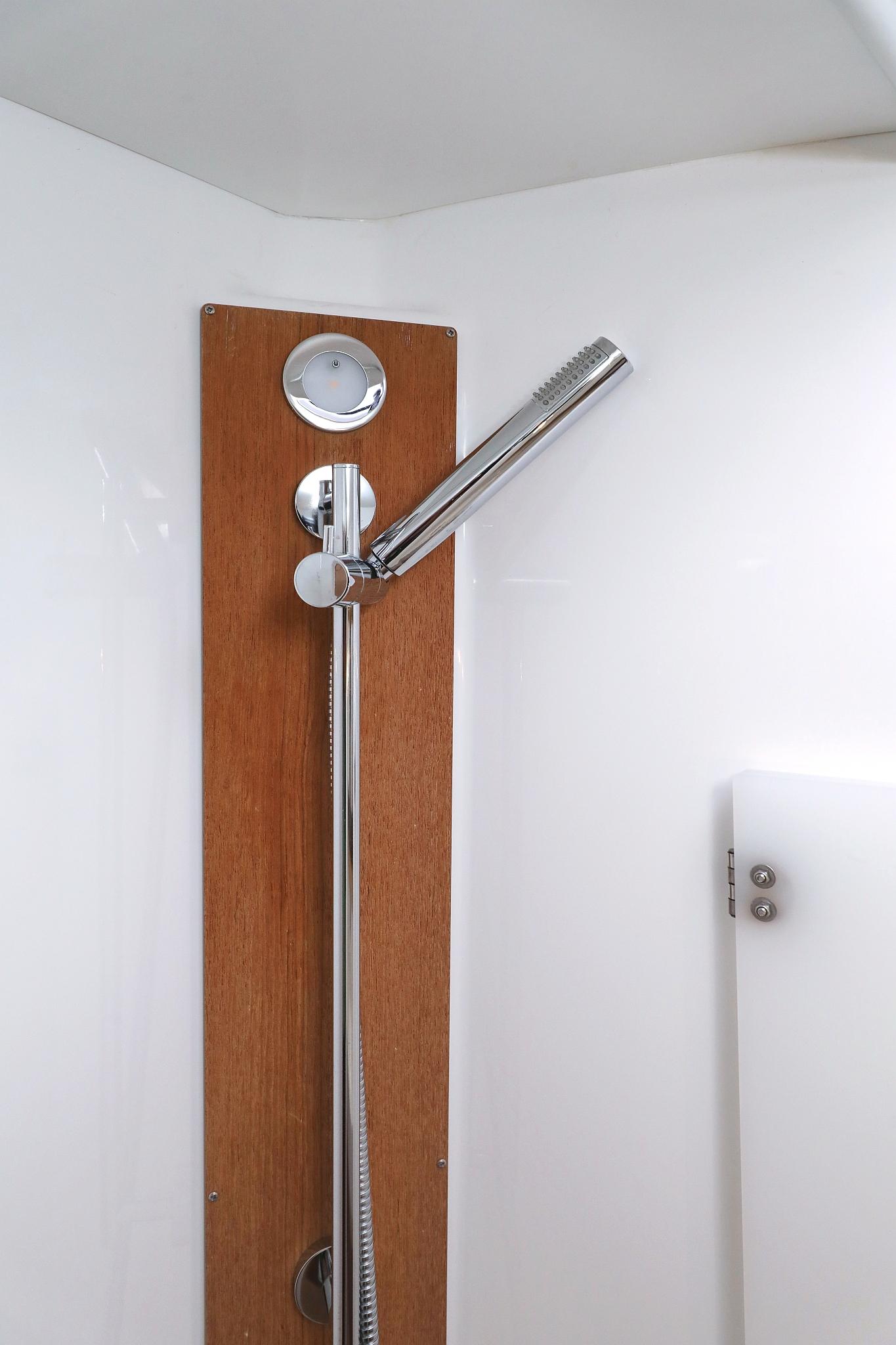 Dufour 470 - 3 cab., picture 41