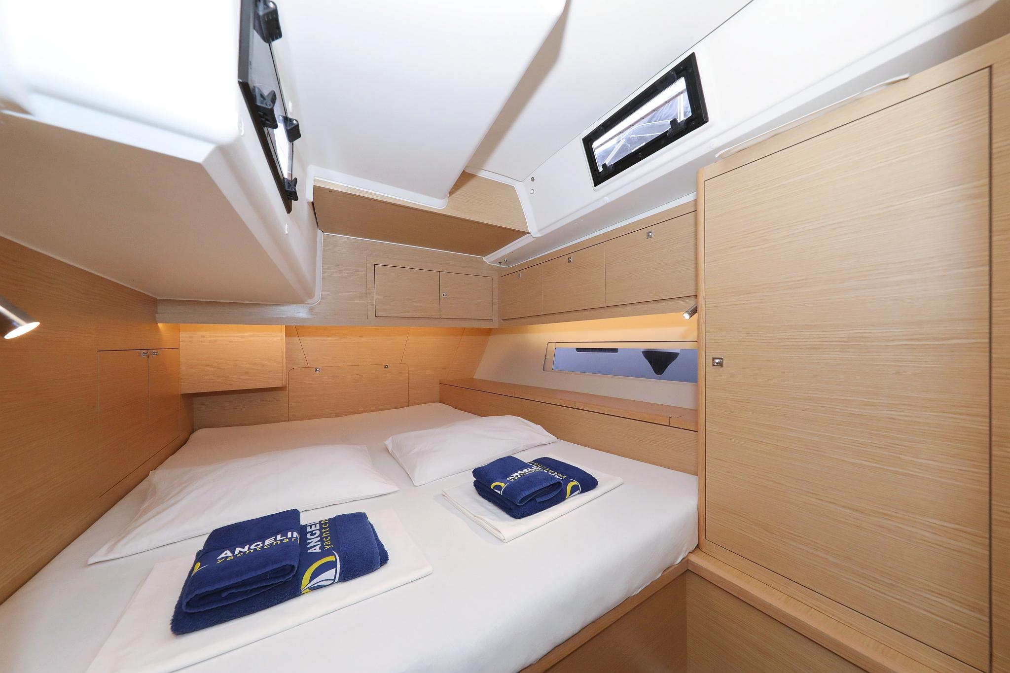 Dufour 470 - 3 cab., picture 32
