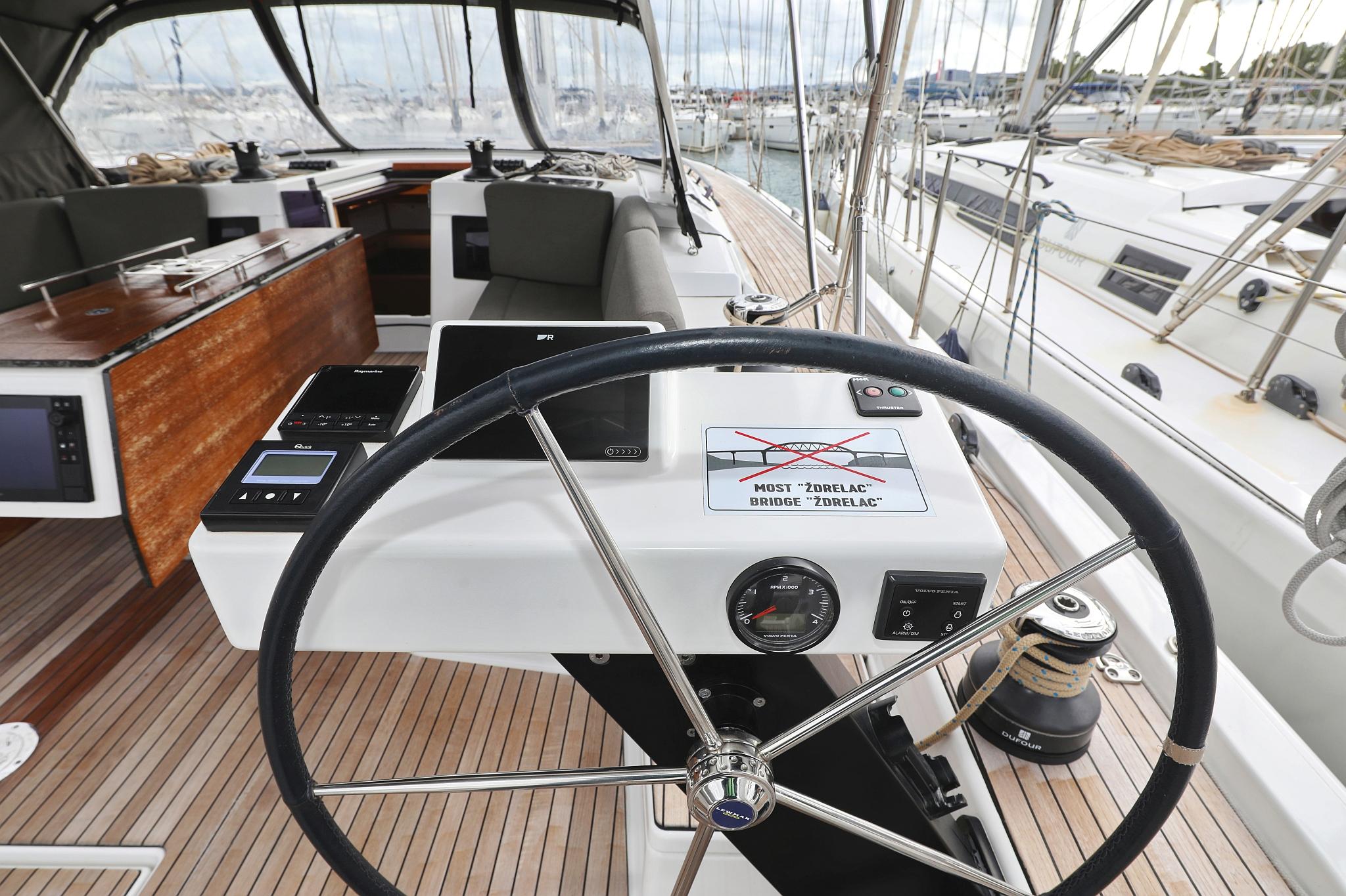 Dufour 470 - 3 cab., picture 9