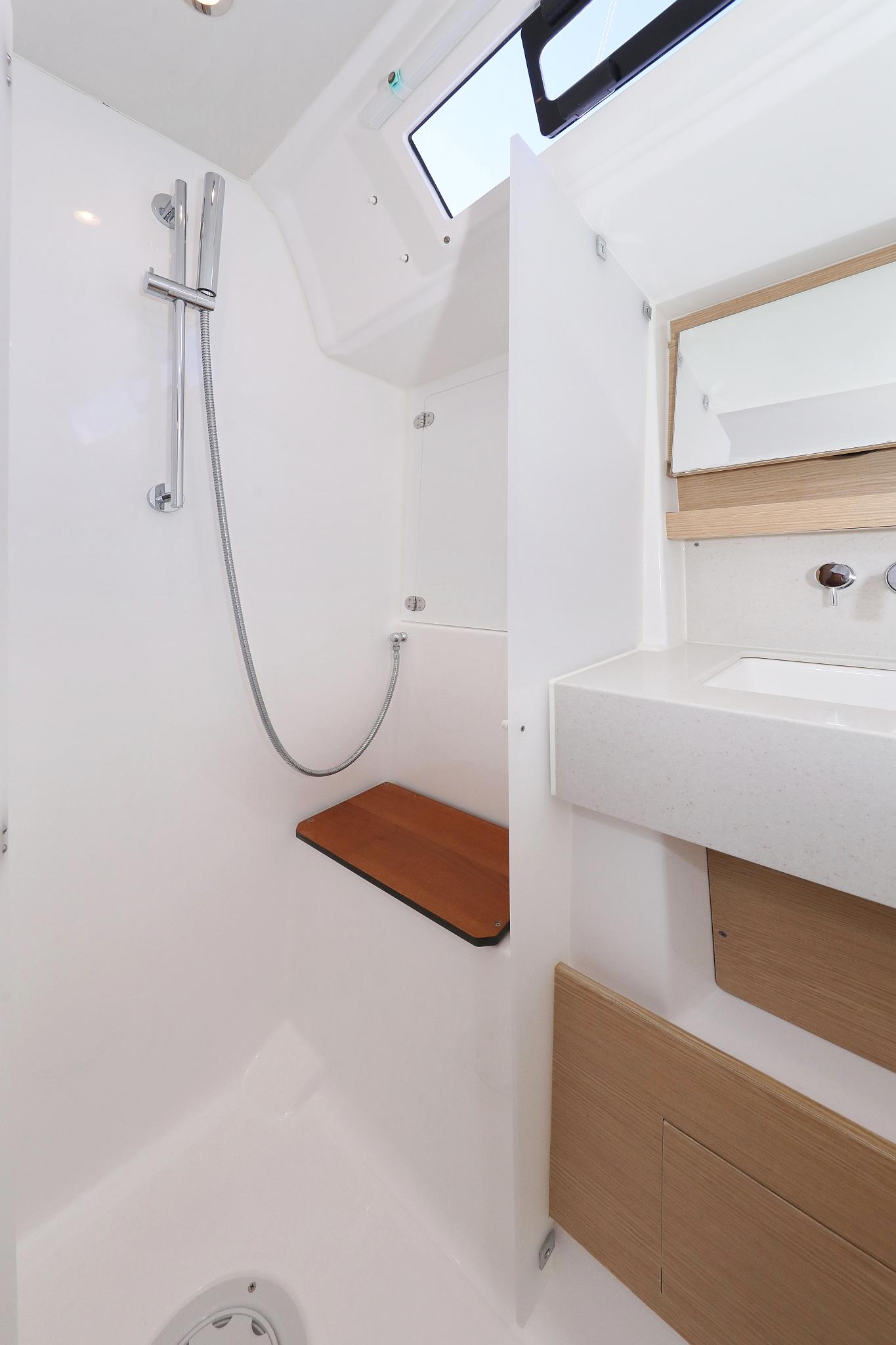 Dufour 470 - 3 cab., picture 38