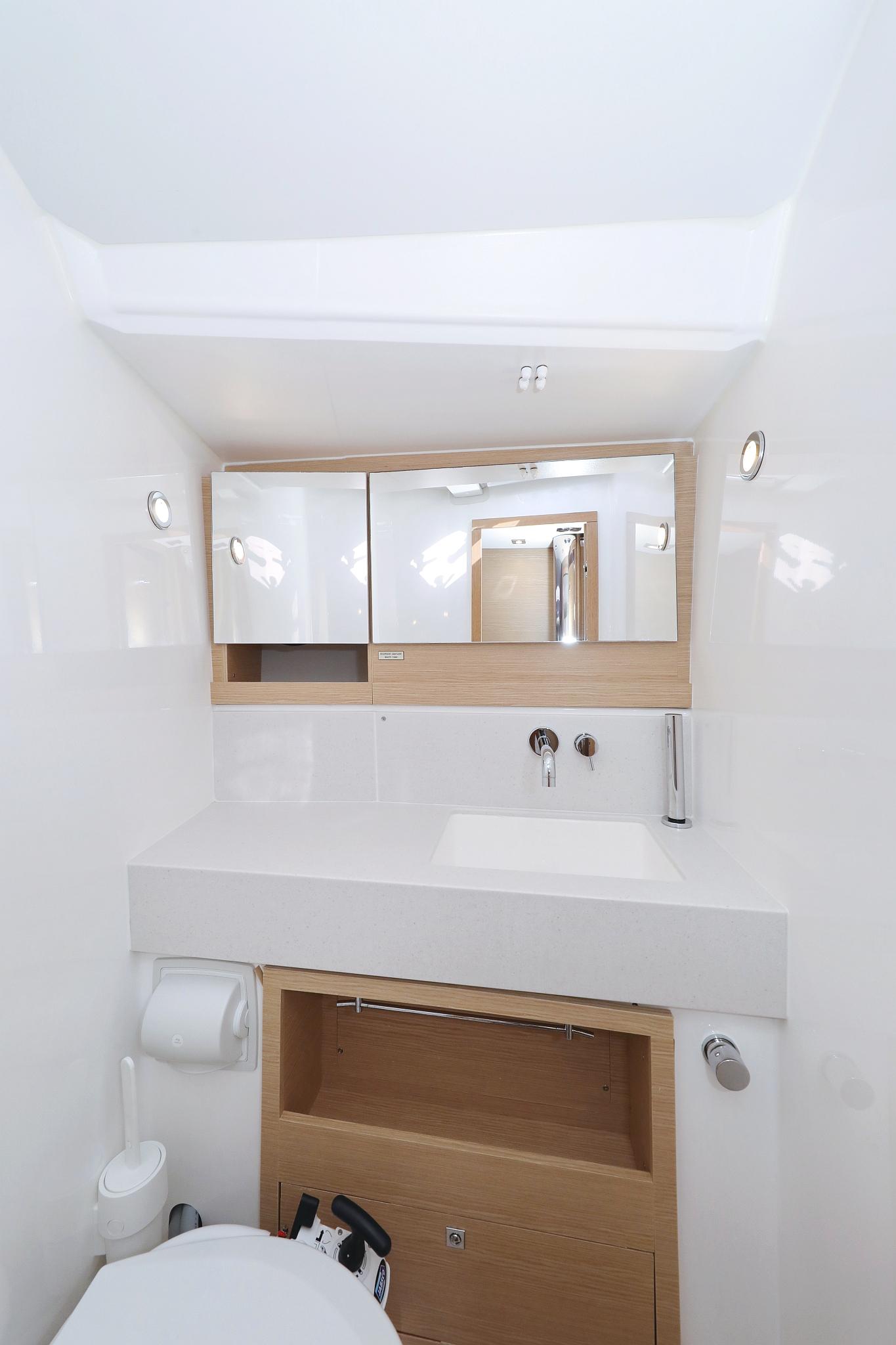 Dufour 470 - 3 cab., picture 36