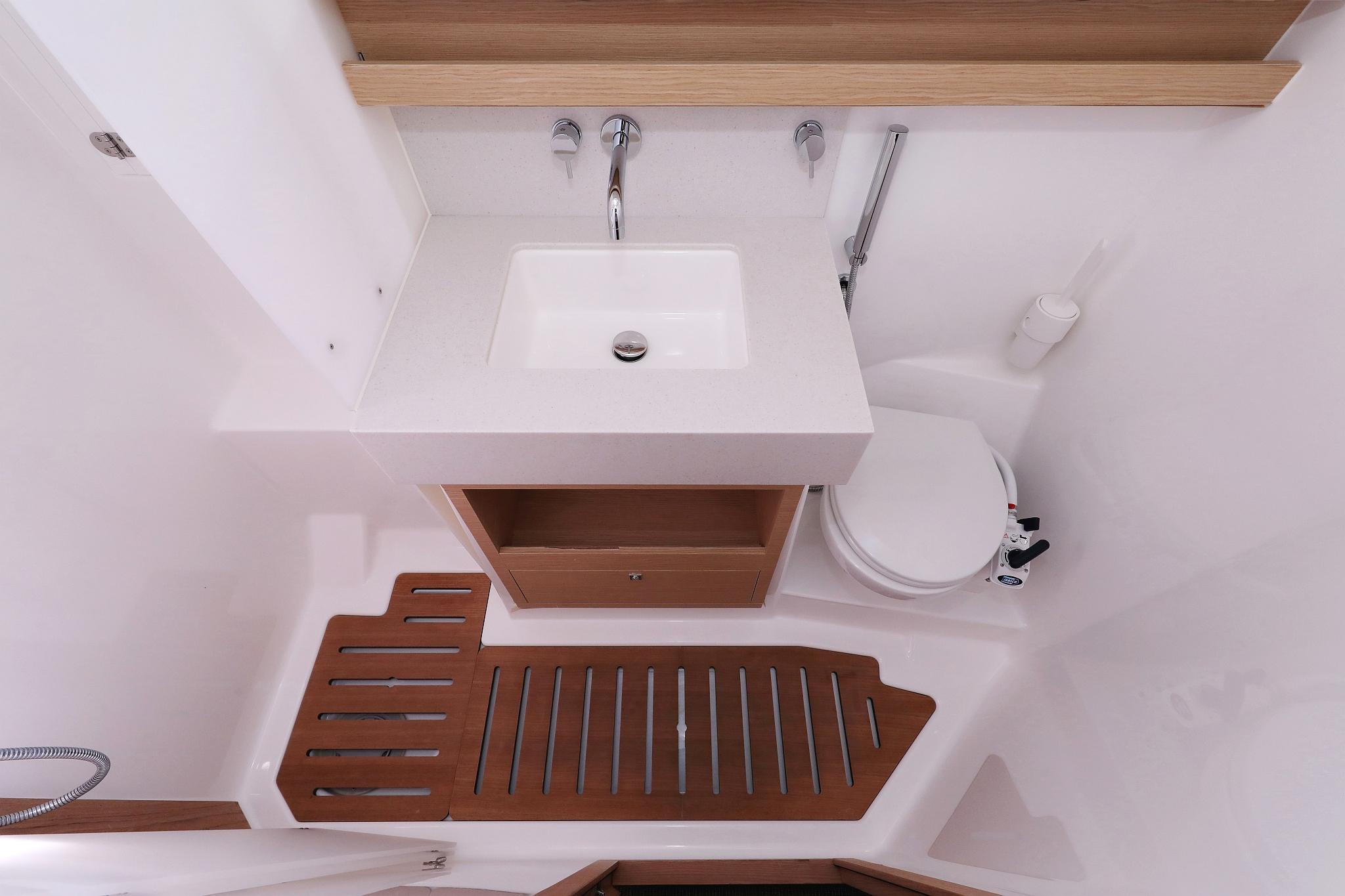 Dufour 470 - 3 cab., picture 39