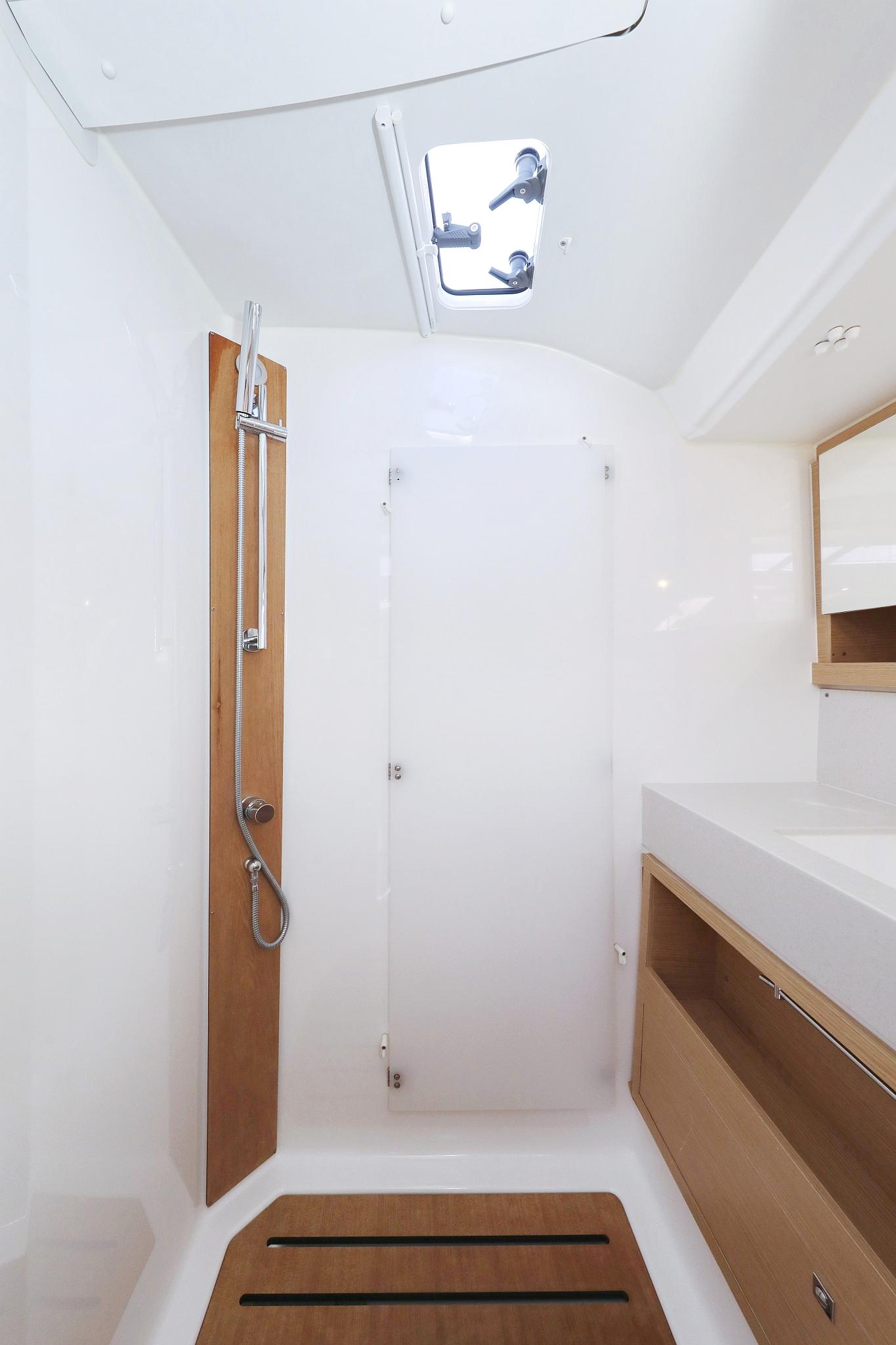 Dufour 470 - 3 cab., picture 34