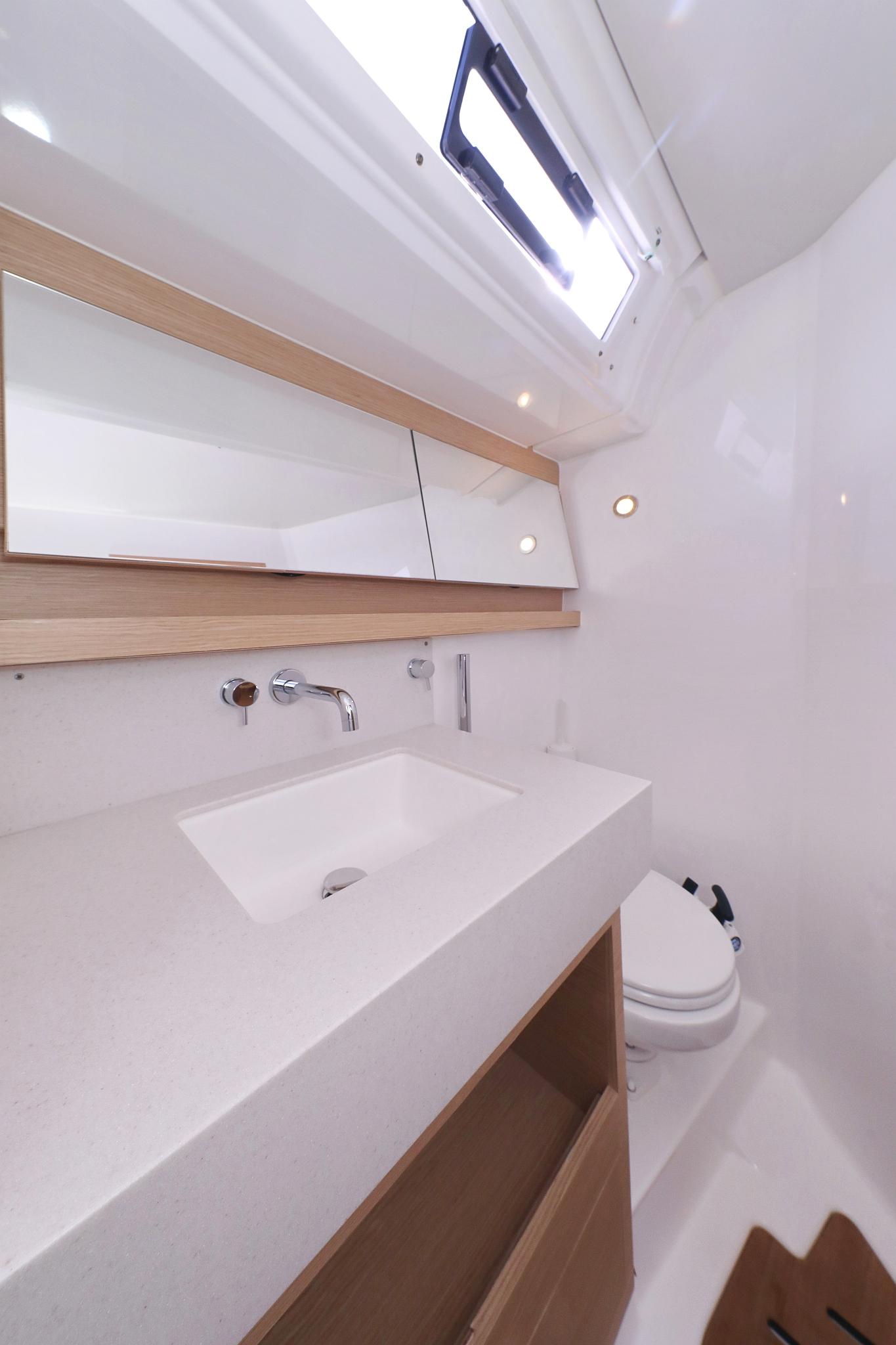 Dufour 470 - 3 cab., picture 40