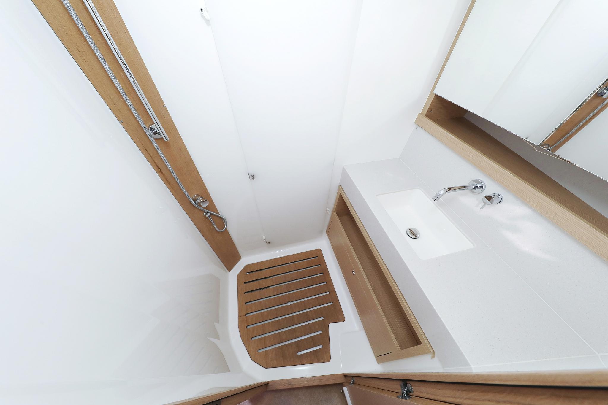 Dufour 470 - 3 cab., picture 35