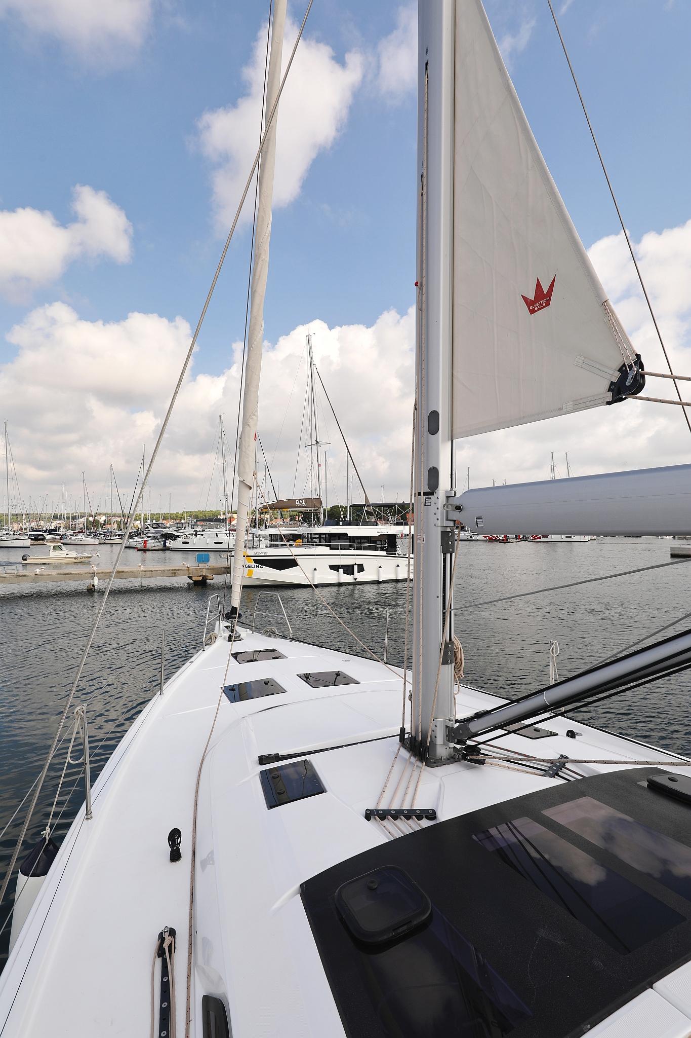 Dufour 470 - 3 cab., picture 10