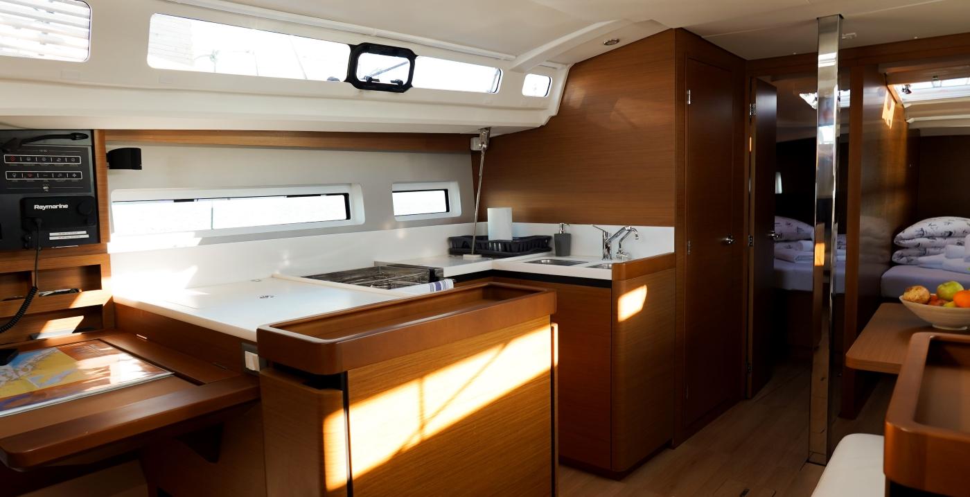 Sun Odyssey 440 - 4 cab., picture 4