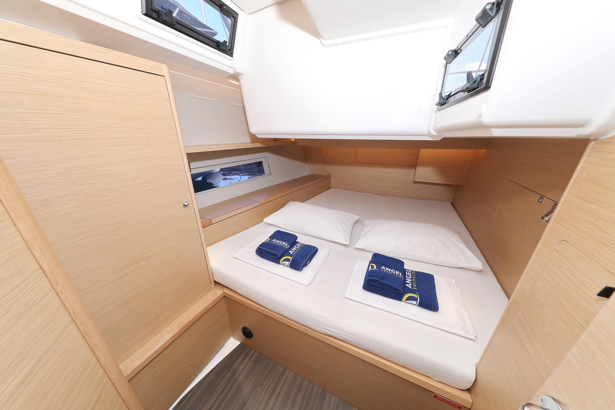 Dufour 470 - 5 cab., picture 23