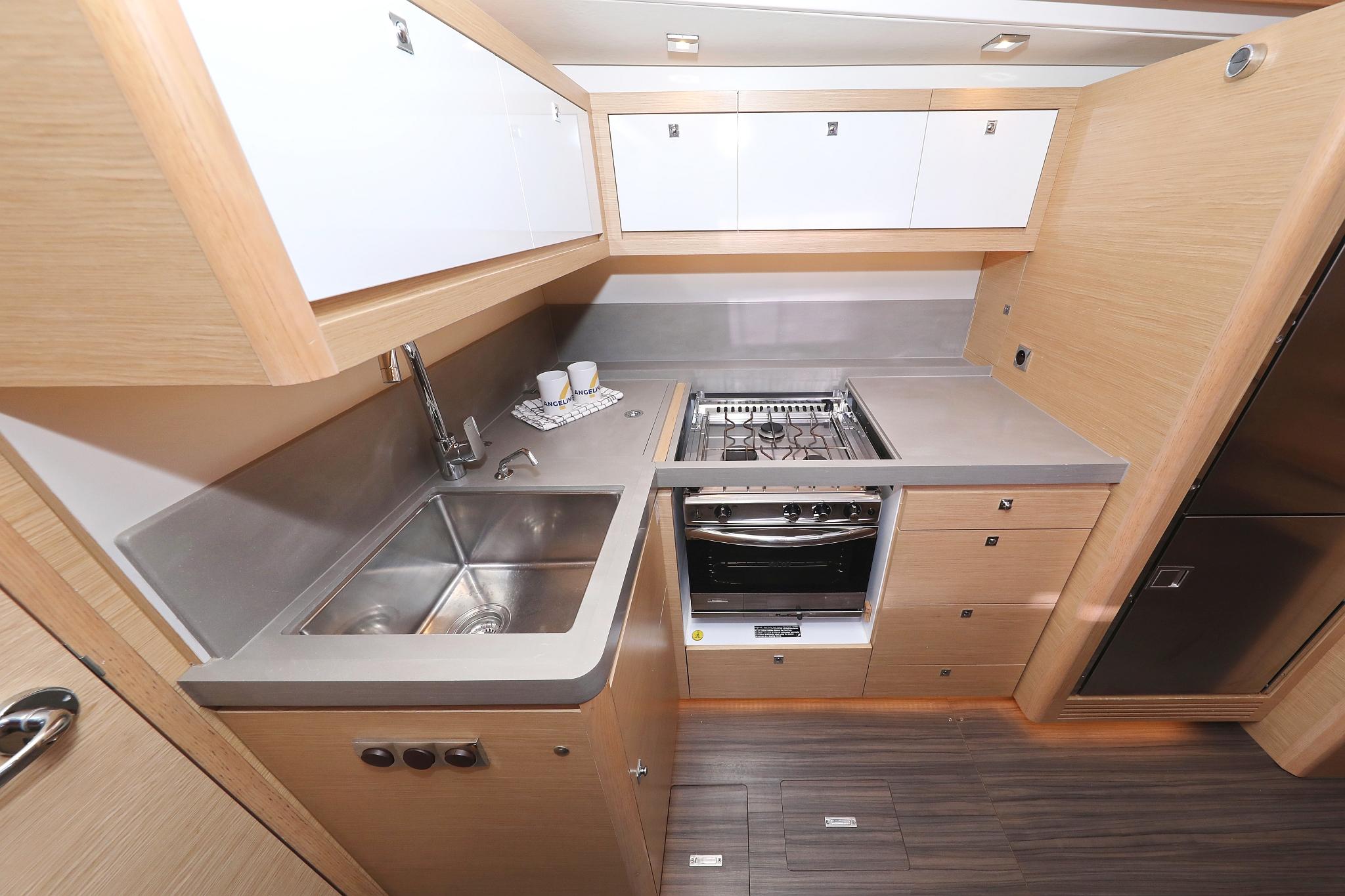 Dufour 470 - 5 cab., picture 18