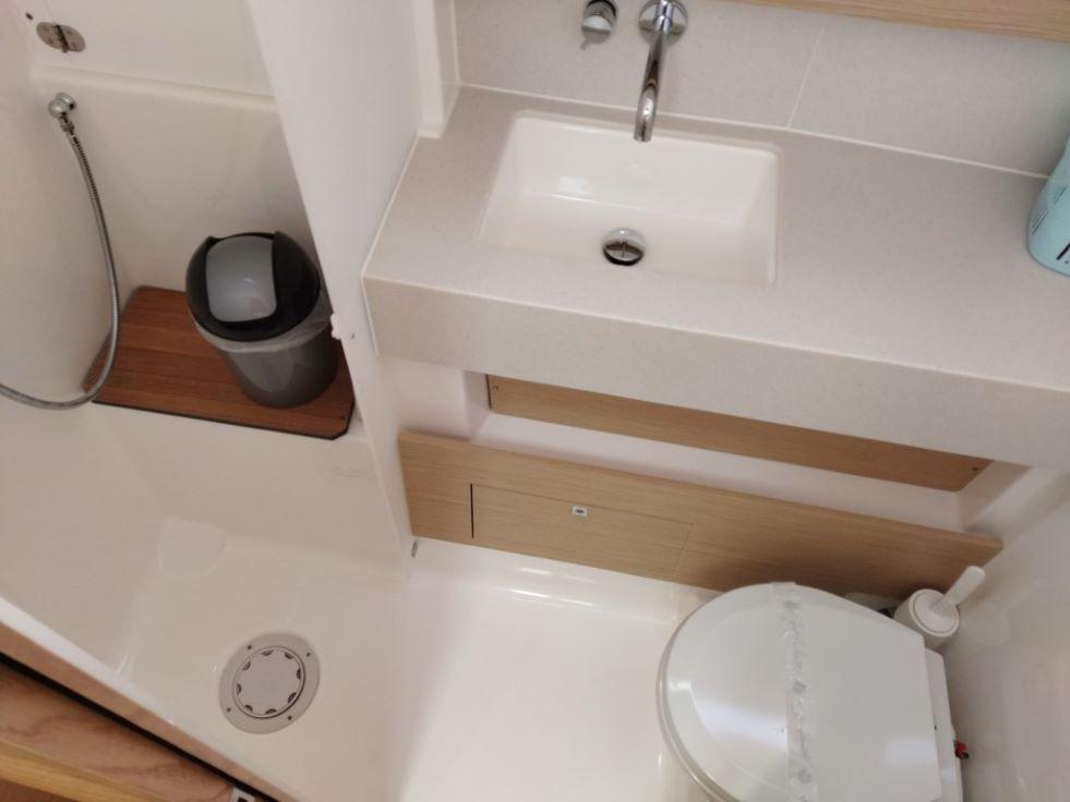 Dufour 470 - 5 cab., picture 32