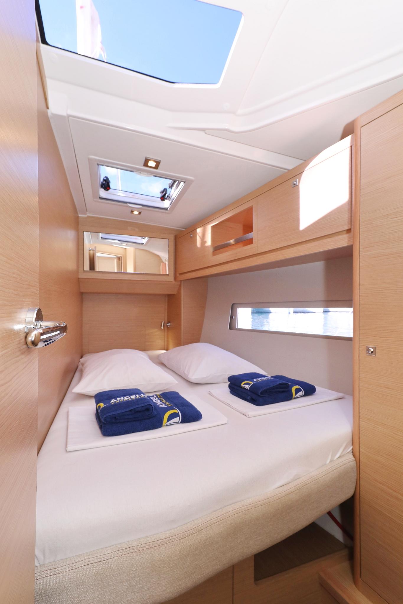 Dufour 470 - 5 cab., picture 30