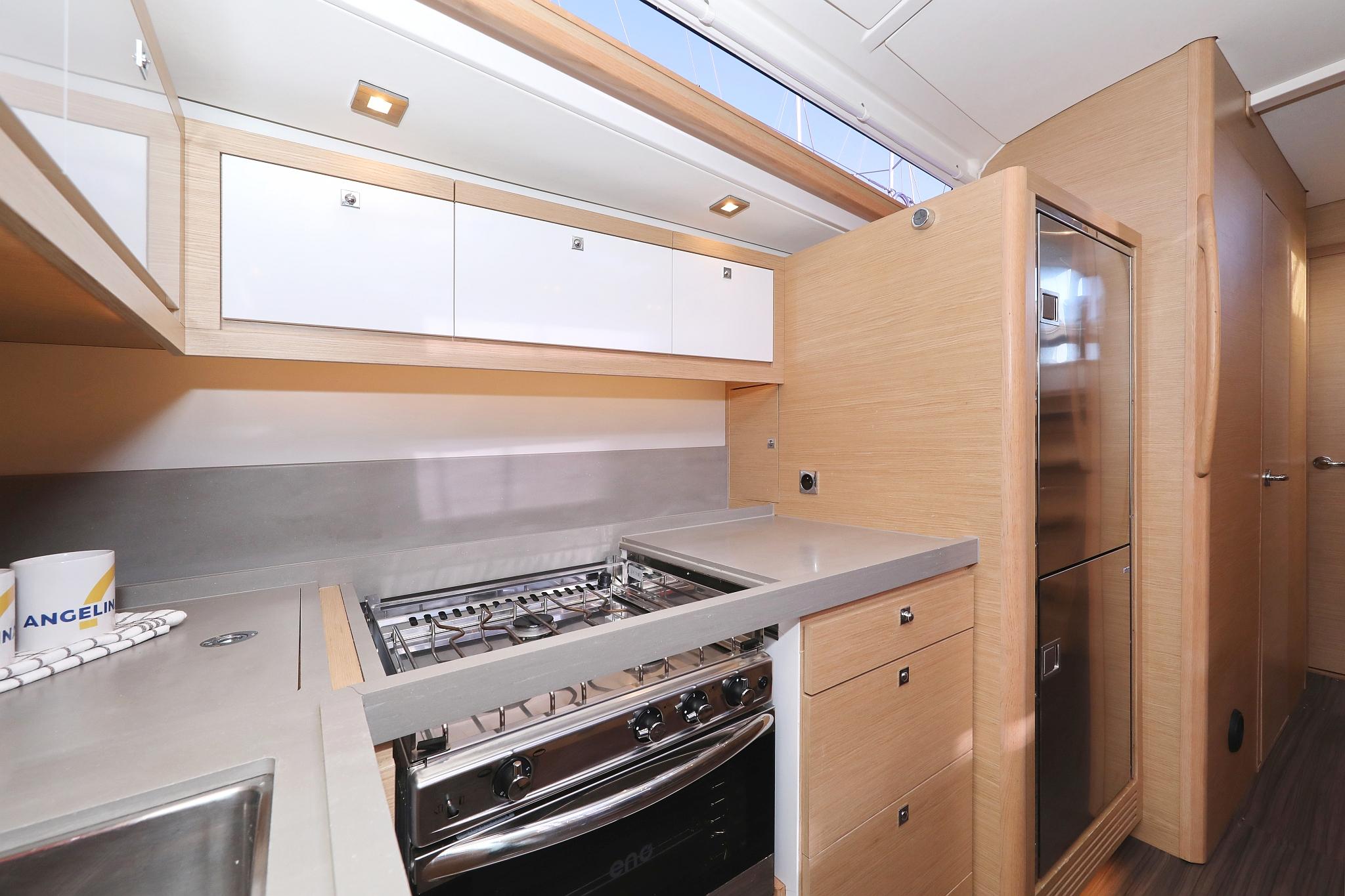 Dufour 470 - 5 cab., picture 19